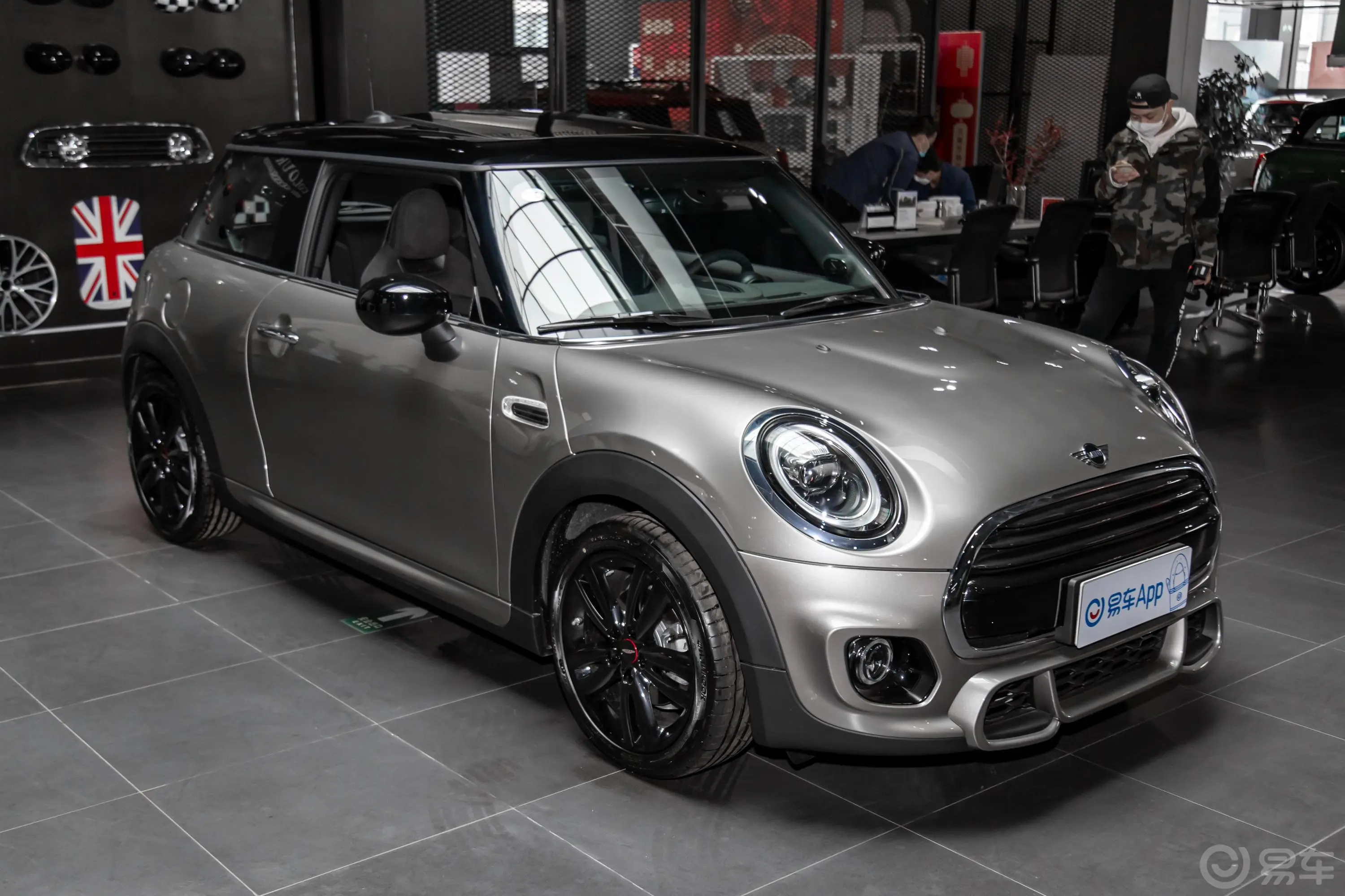 MINI1.5T COOPER 赛车手车辆信息铭牌