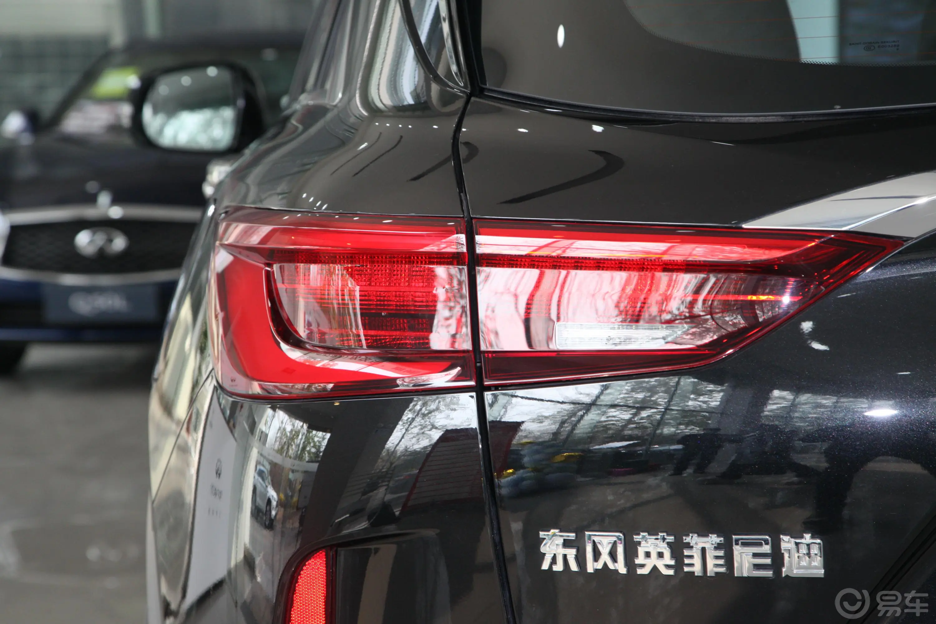 英菲尼迪QX502.0T 四驱 智能版外观