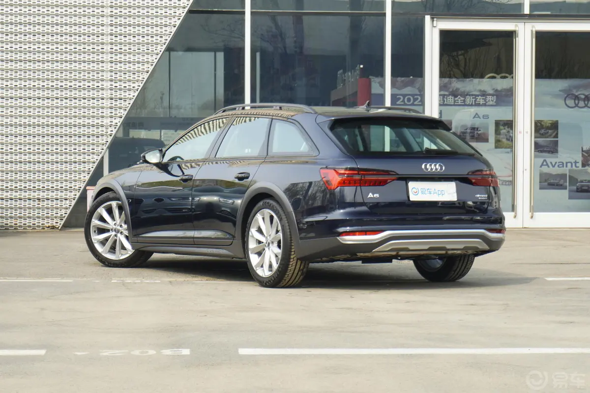 奥迪A6Allroad quattro 探索家 55 TFSI 尊享越野型外观