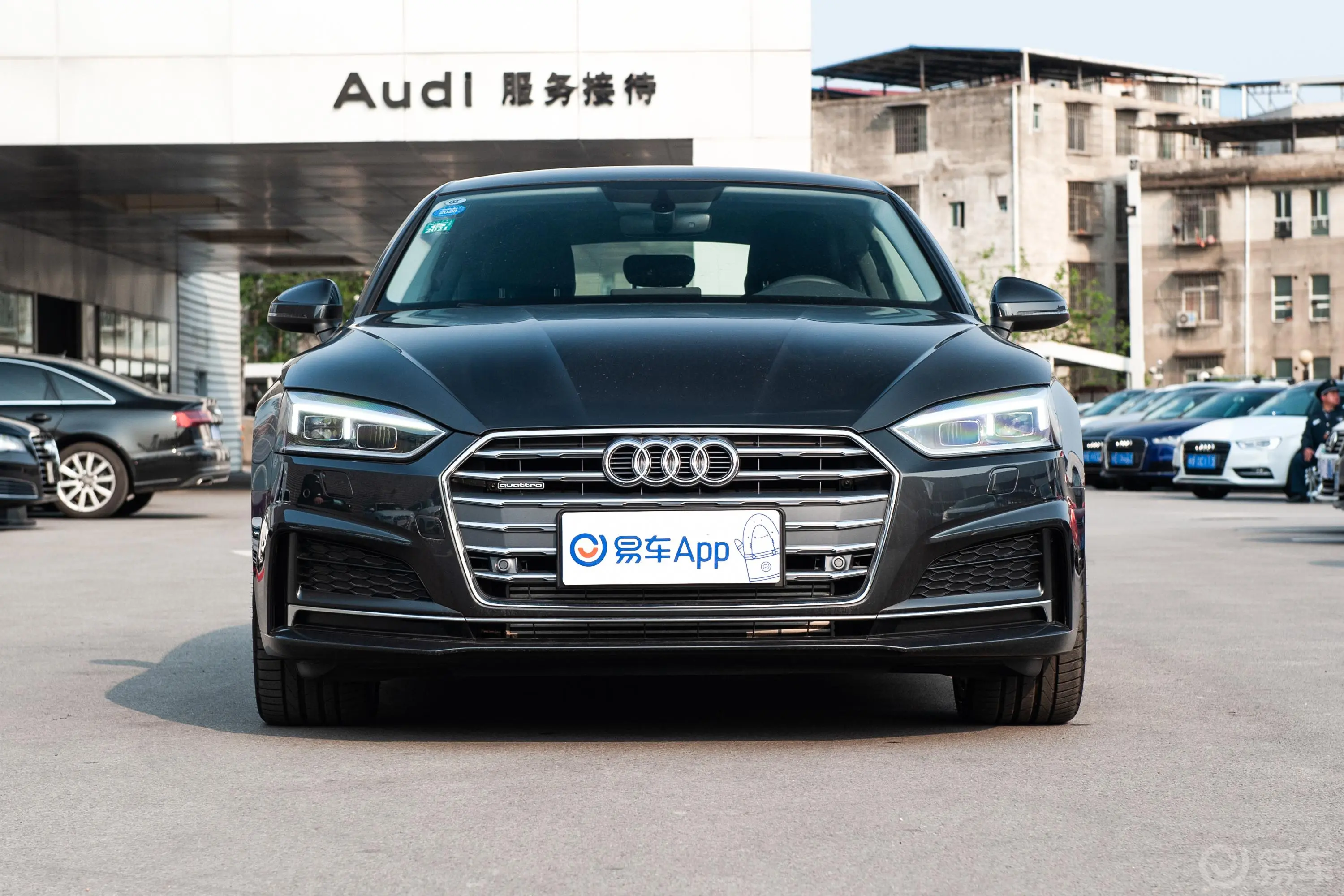 奥迪A5Sportback 45 TFSI quattro 运动版 国V正前水平