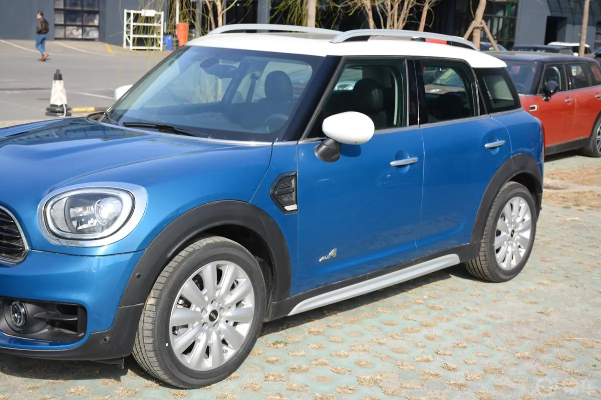 MINI COUNTRYMAN1.5T COOPER ALL4 极地版外观