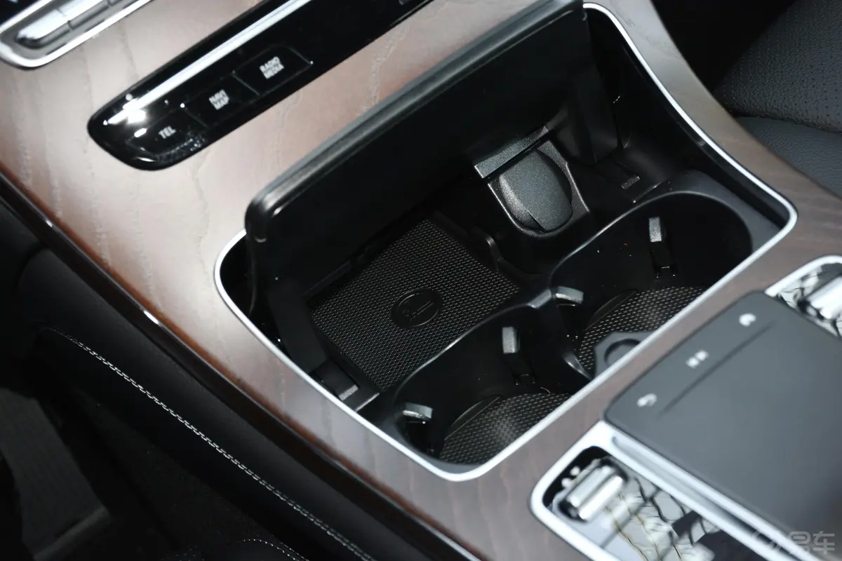 奔驰GLC改款 GLC 260 L 4MATIC 豪华型内饰