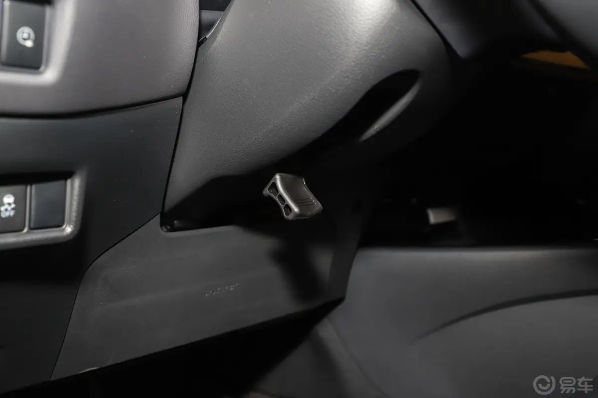 丰田C-HR EV尊贵天窗版方向盘调节