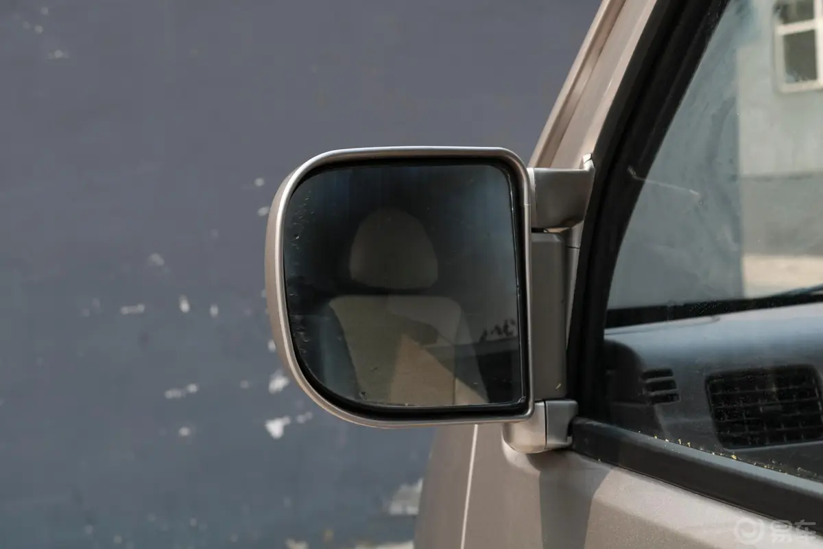 长安V3厢式运输车N1 1.2L 标准版(4.04米长)SC5021XXYLQ6A2 汽油 国VI后视镜镜面