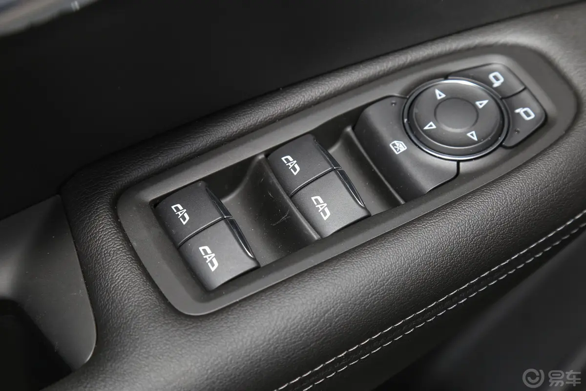 凯迪拉克XT5改款 28T 四驱 技术型车窗调节整体