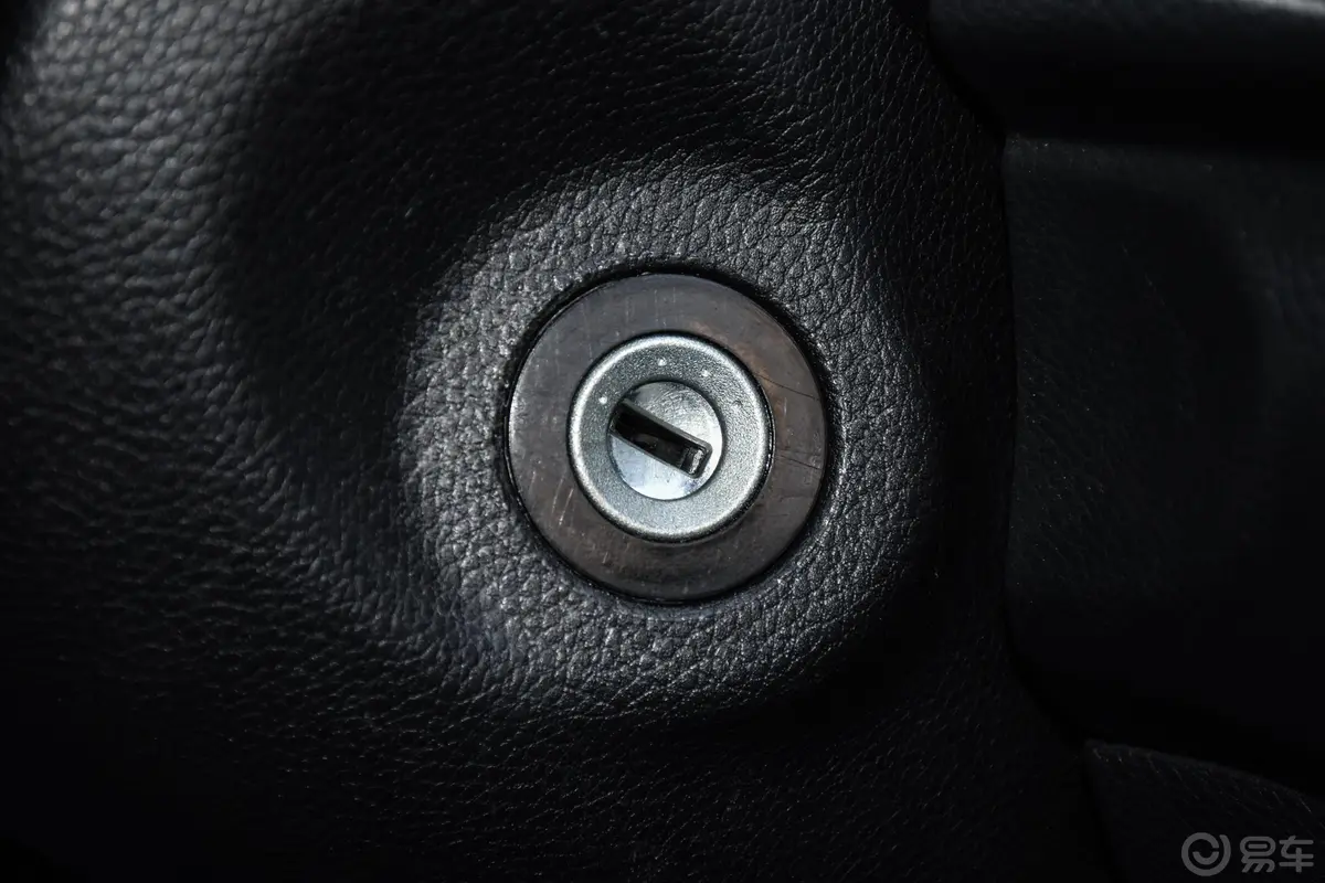 焕驰1.4L 自动 Deluxe 豪华版 国V钥匙孔或一键启动按键