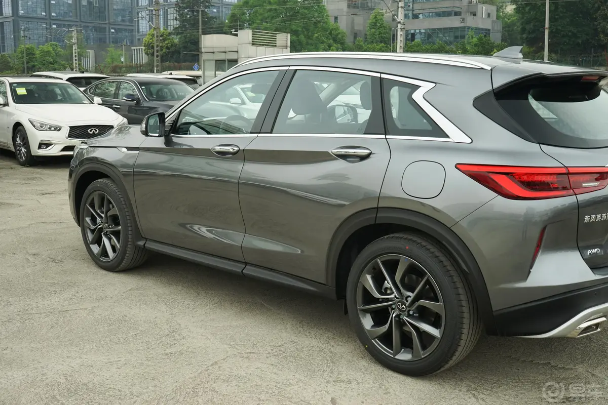 英菲尼迪QX502.0T 四驱 领航版外观