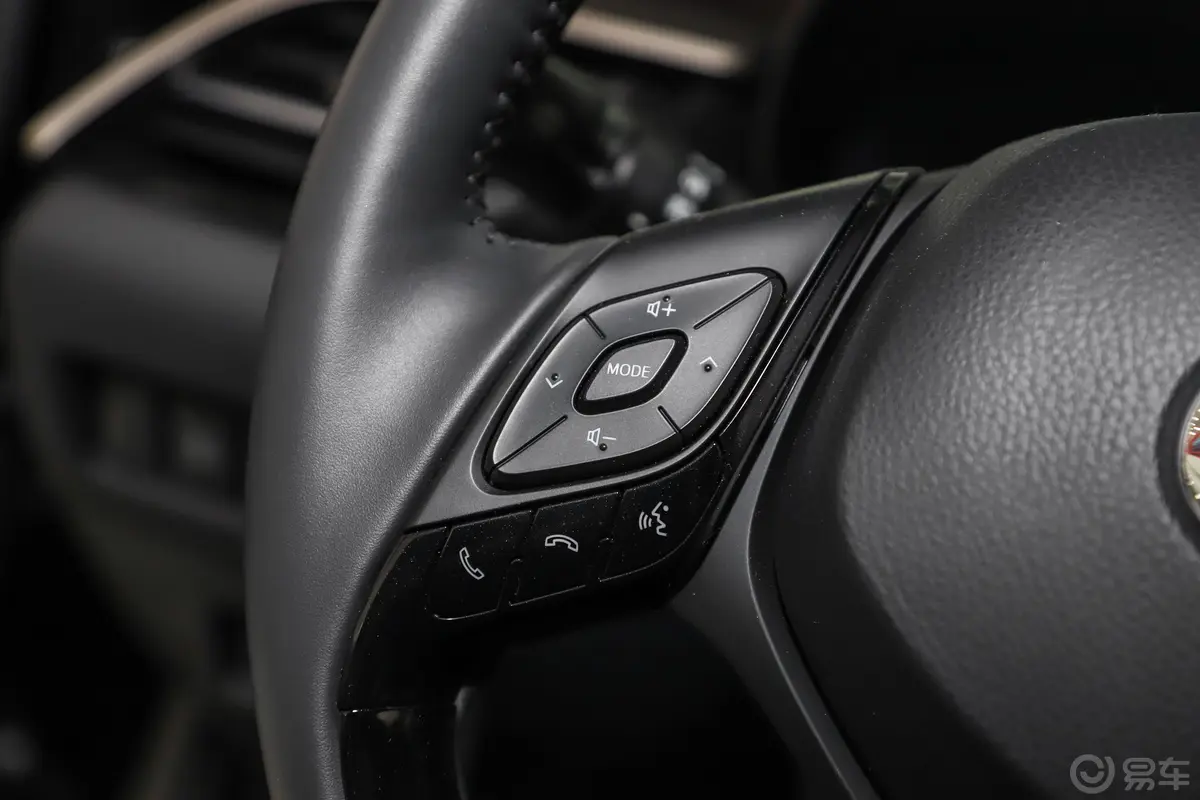 丰田C-HR EV尊贵天窗版左侧方向盘功能按键