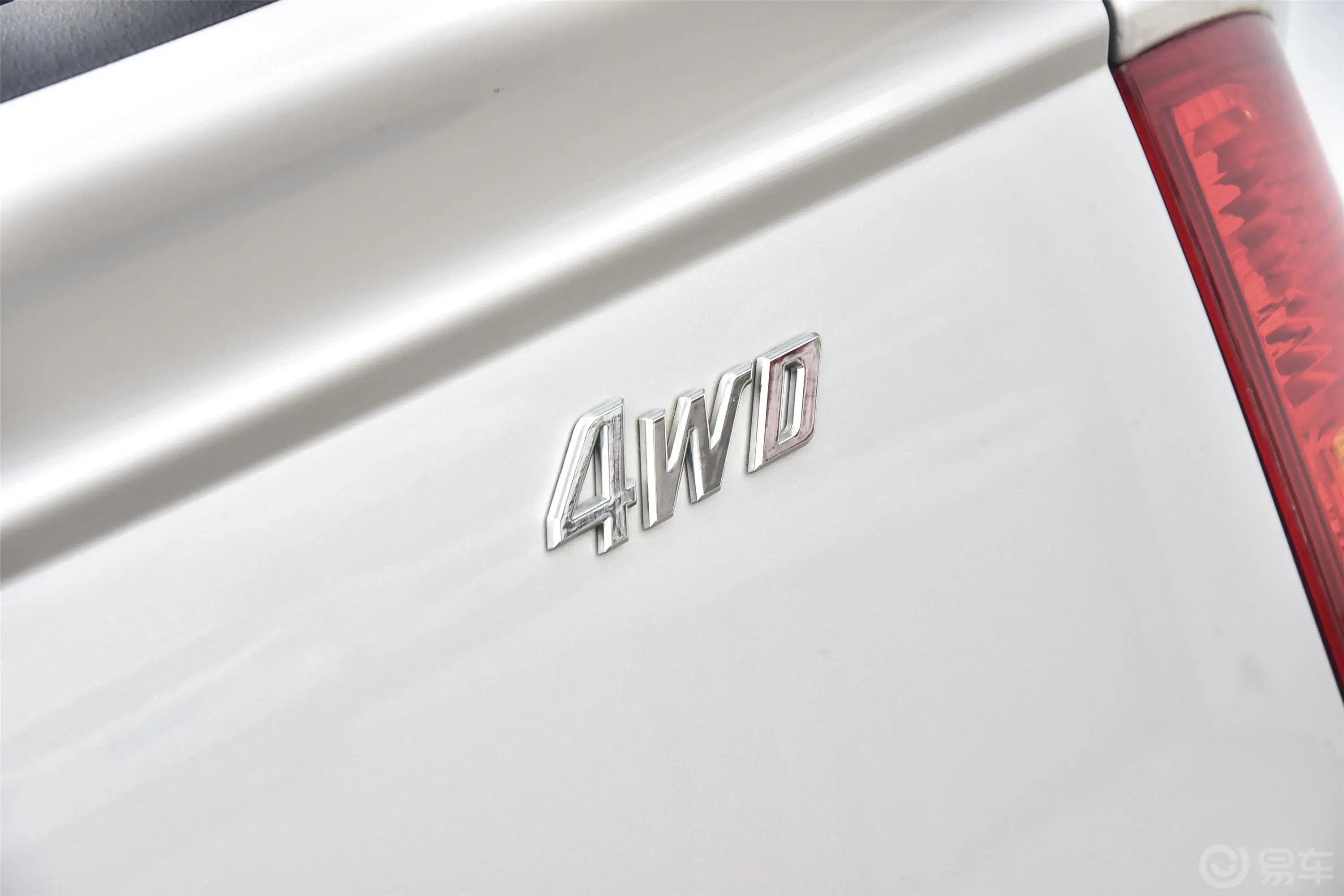 拓陆者E370周年 2.8T 手动 四驱 长箱高底盘 舒适版 柴油外观