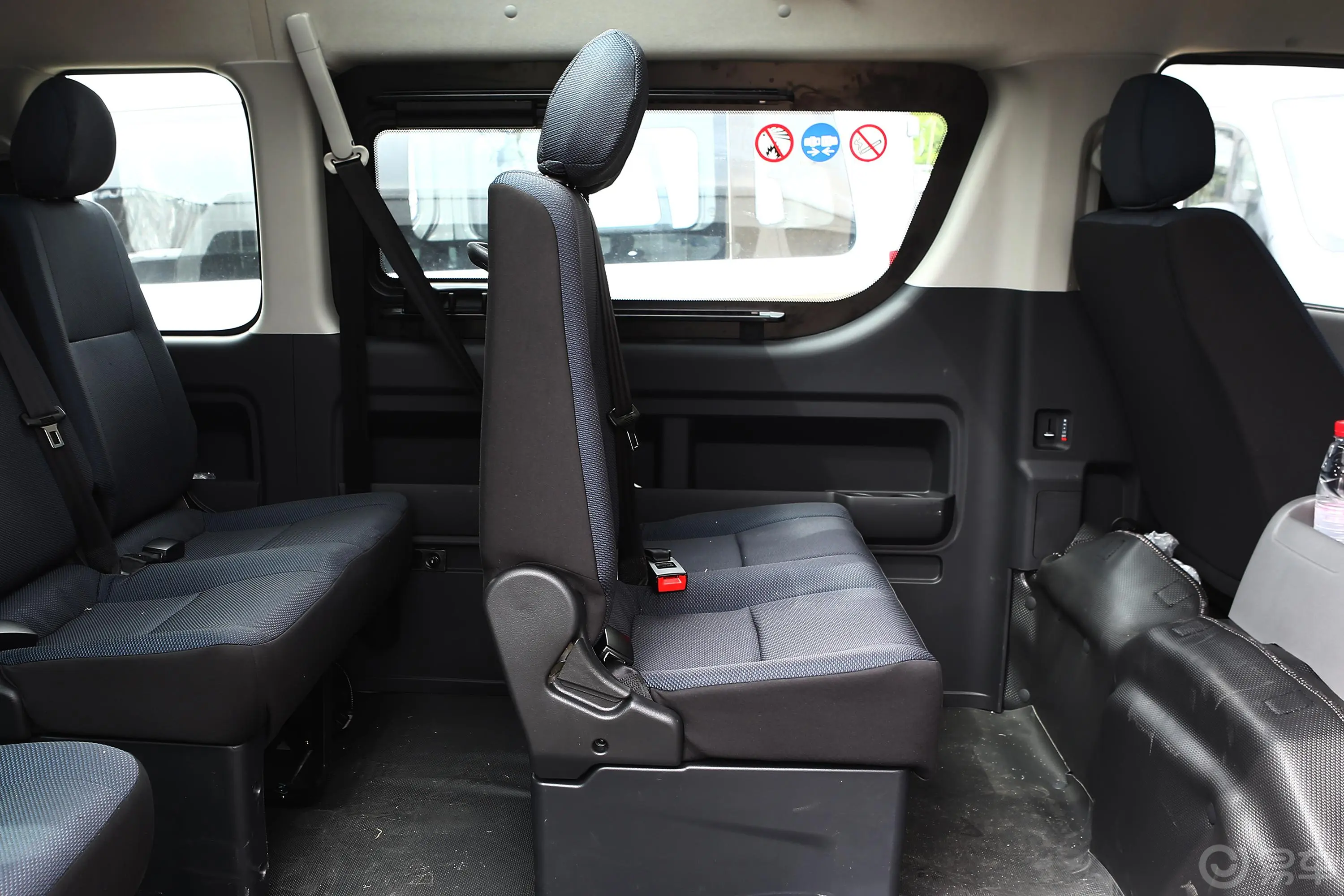 风景G9客车 2.4L 手动 商运版 汽油  14座后排座椅