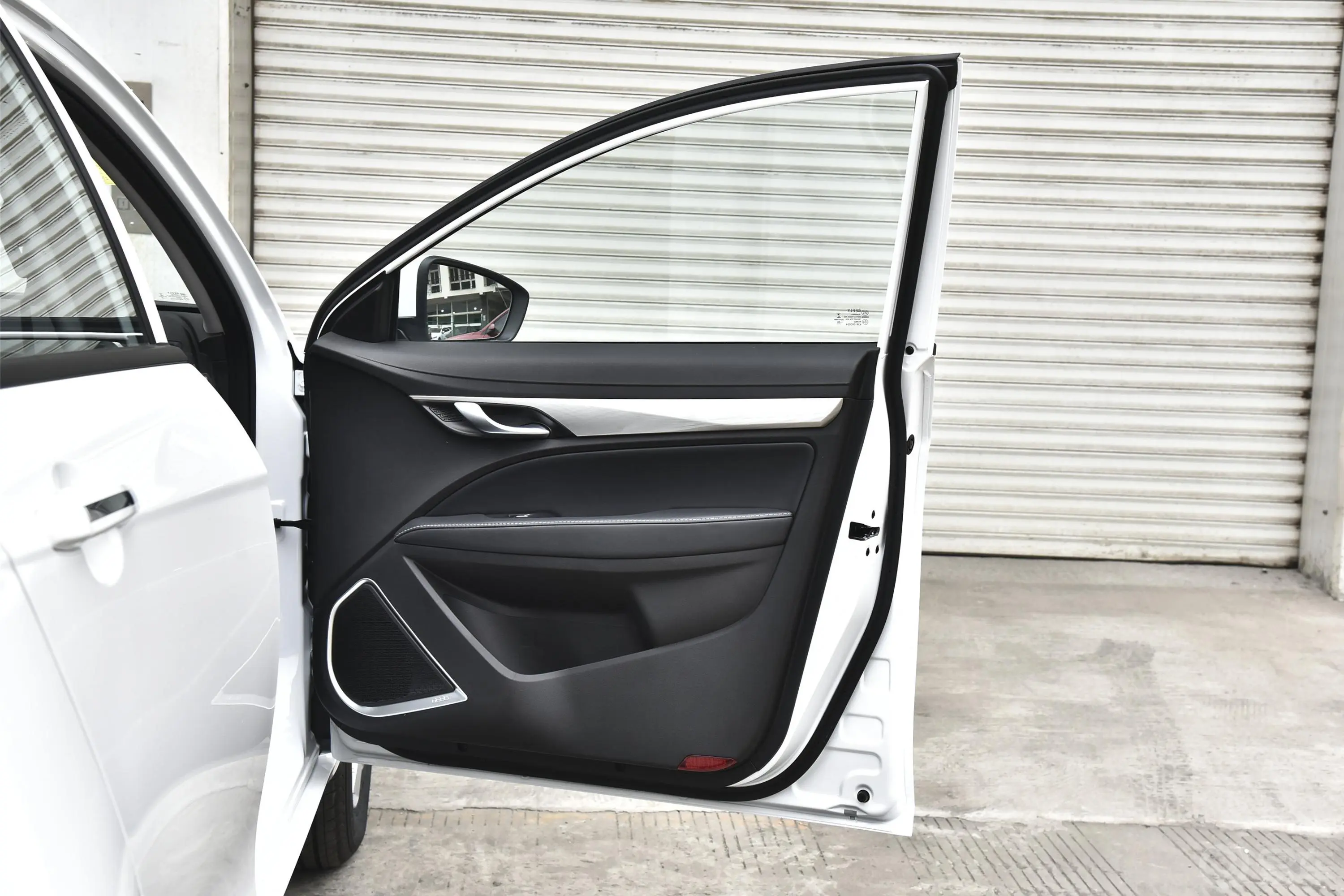 帝豪1.5L 手动 舒适型副驾驶员车门