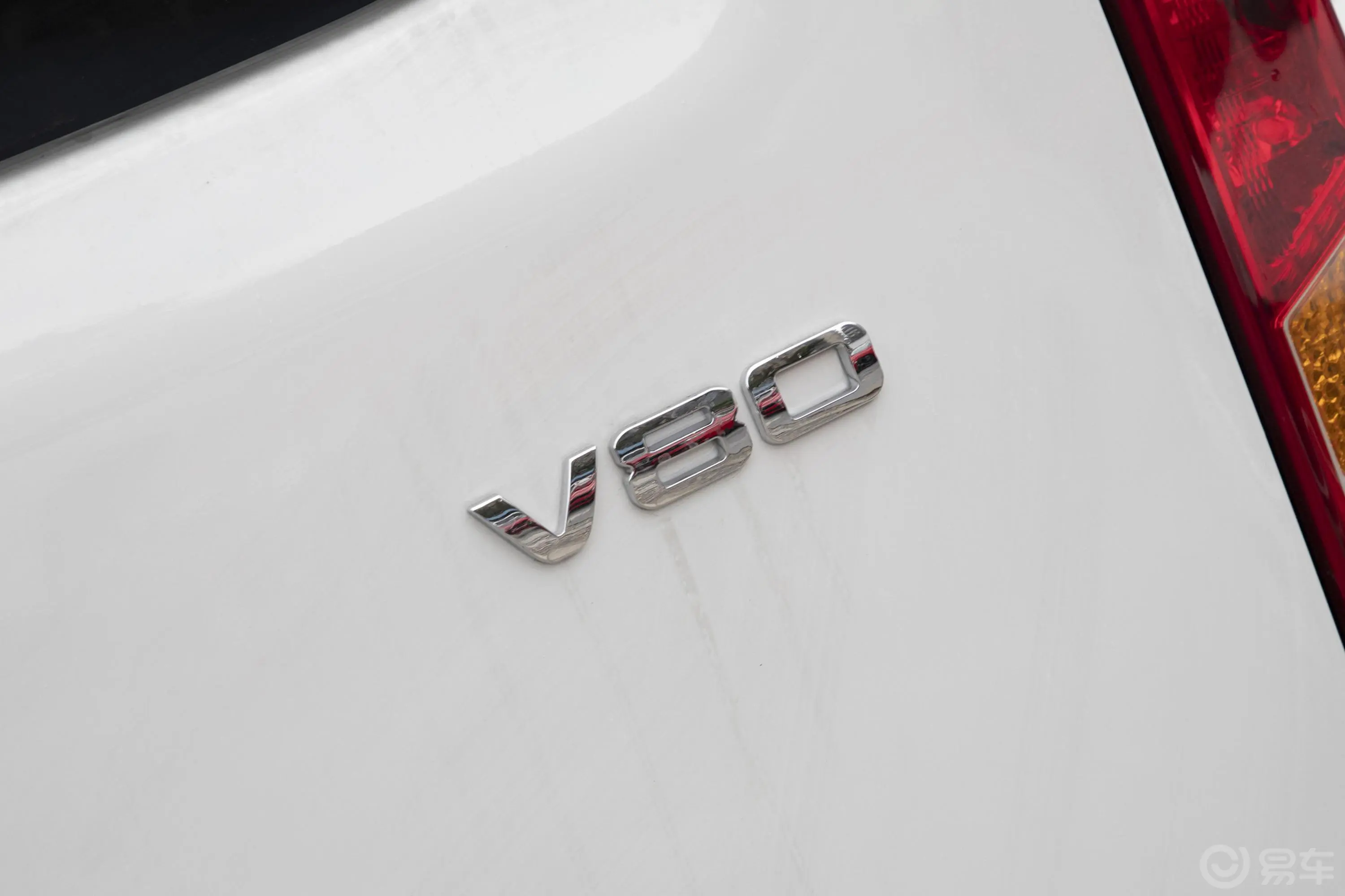 新途V80经典款 傲运通 2.5T AMT 长轴中顶 7/8/9座 国V外观