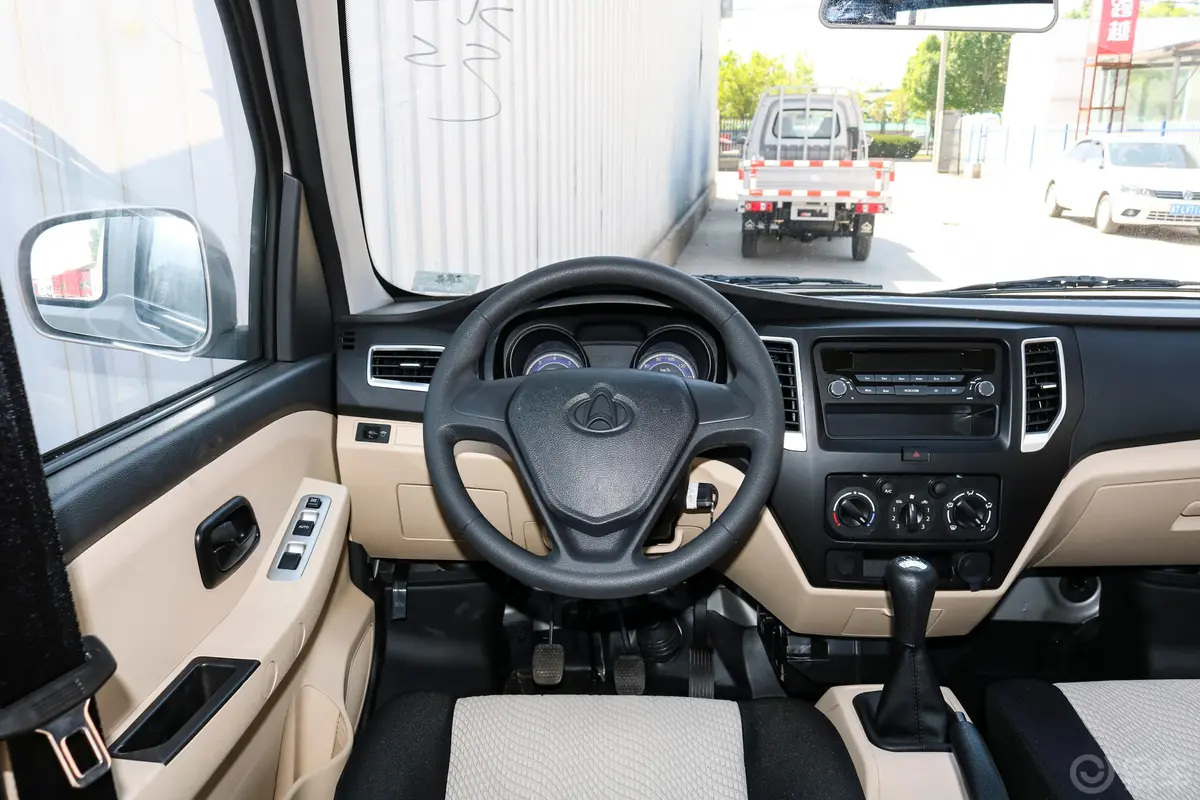 新豹T3载货汽车N1 1.2L 双排单后轮 舒适版 SC1031TMS62 汽油 国VI驾驶位区域