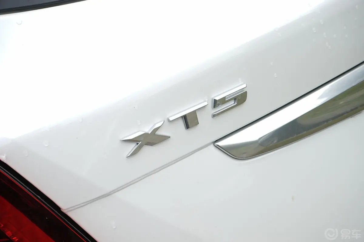 凯迪拉克XT5改款 28T 两驱 豪华型外观