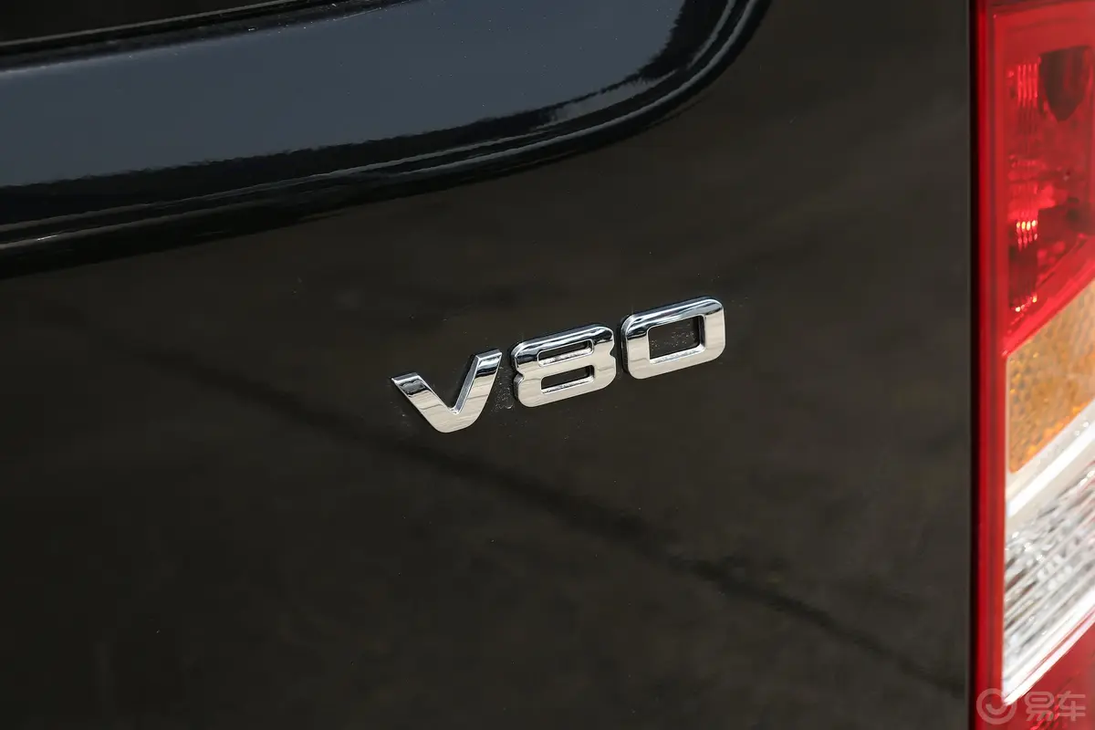 新途V80经典款 傲运通 2.5T AMT 短轴超低顶 5/6座 国V外观