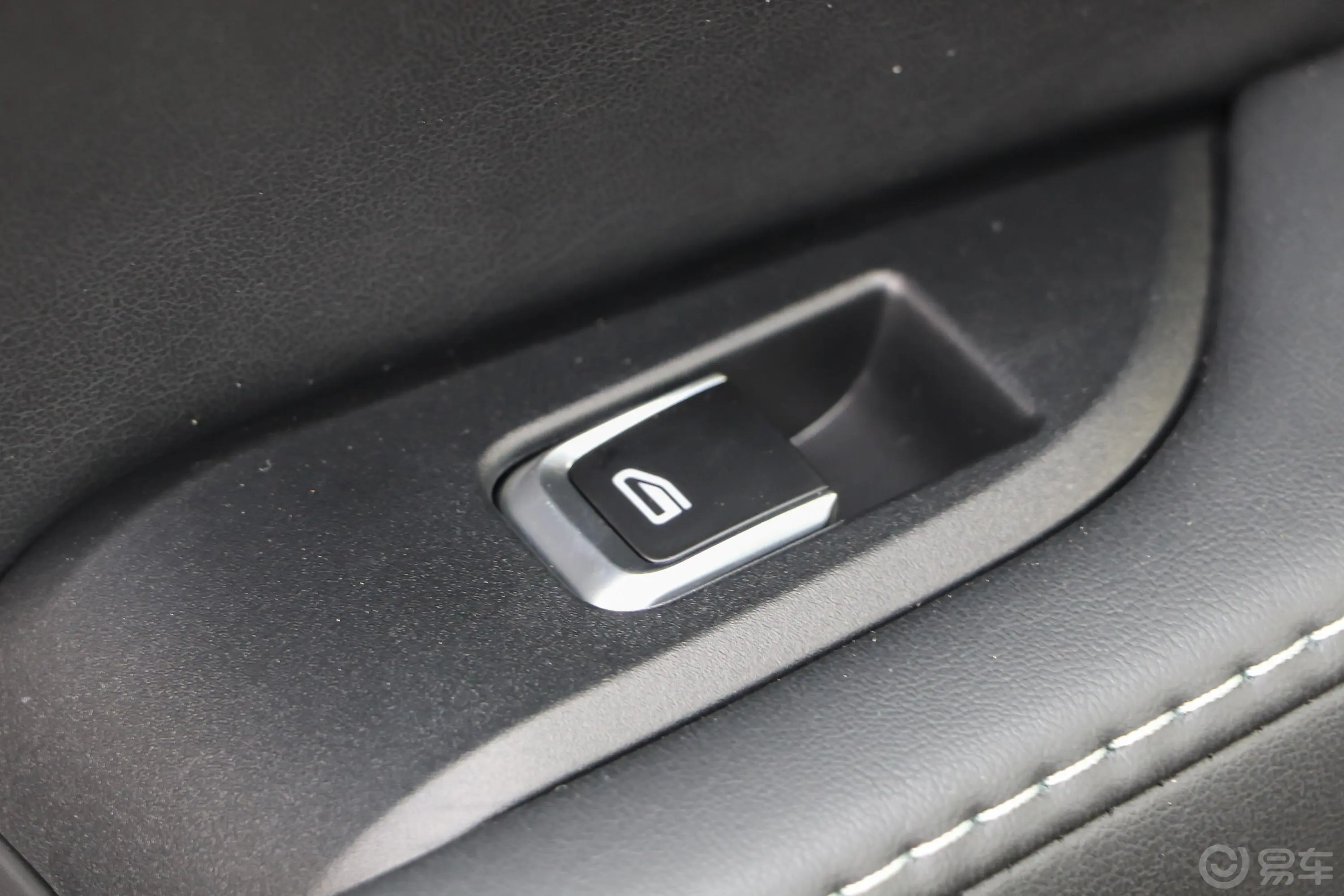 帝豪1.5L CVT 舒适型后车窗调节