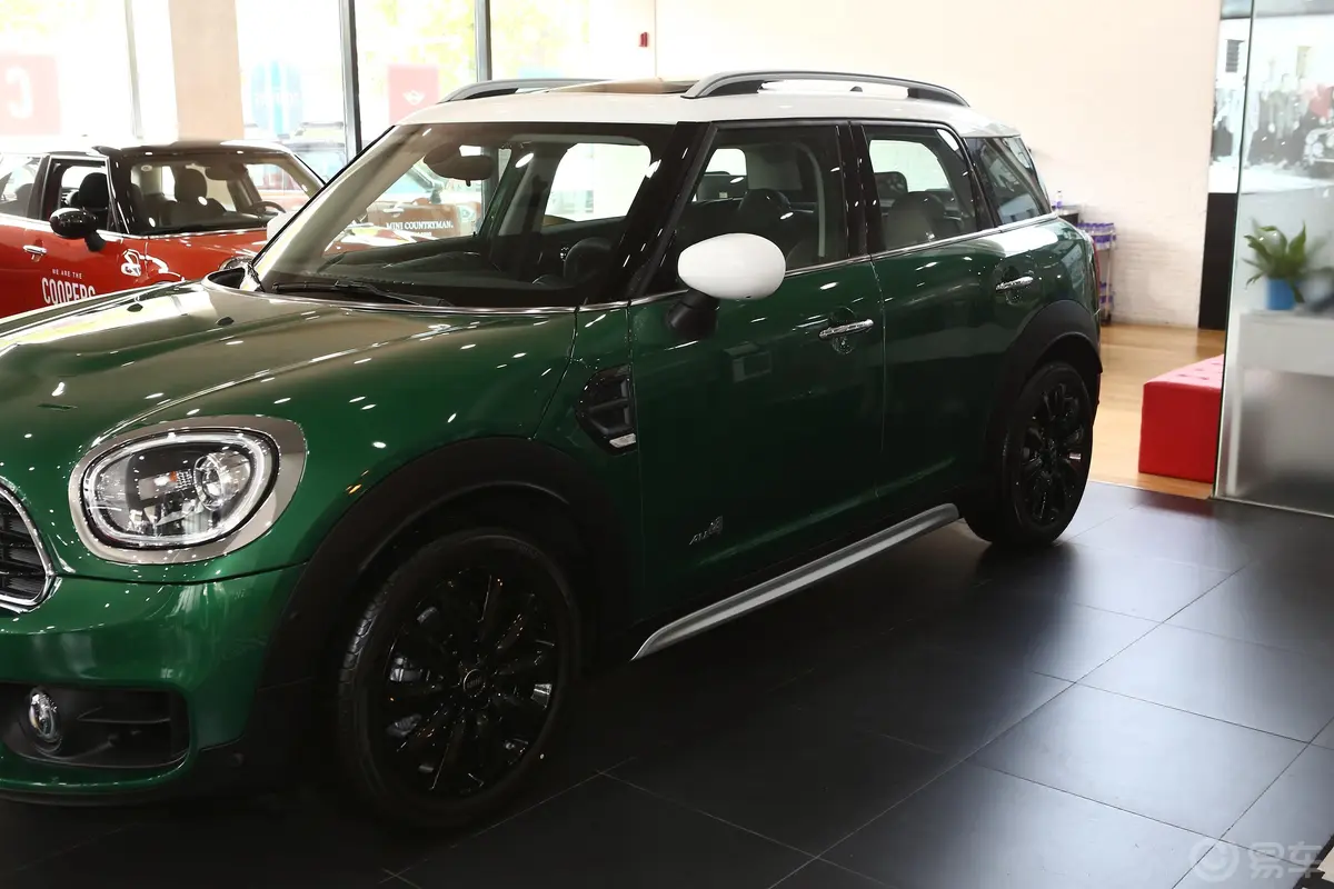 MINI COUNTRYMAN1.5T COOPER ALL4 艺术家周末旅行版外观