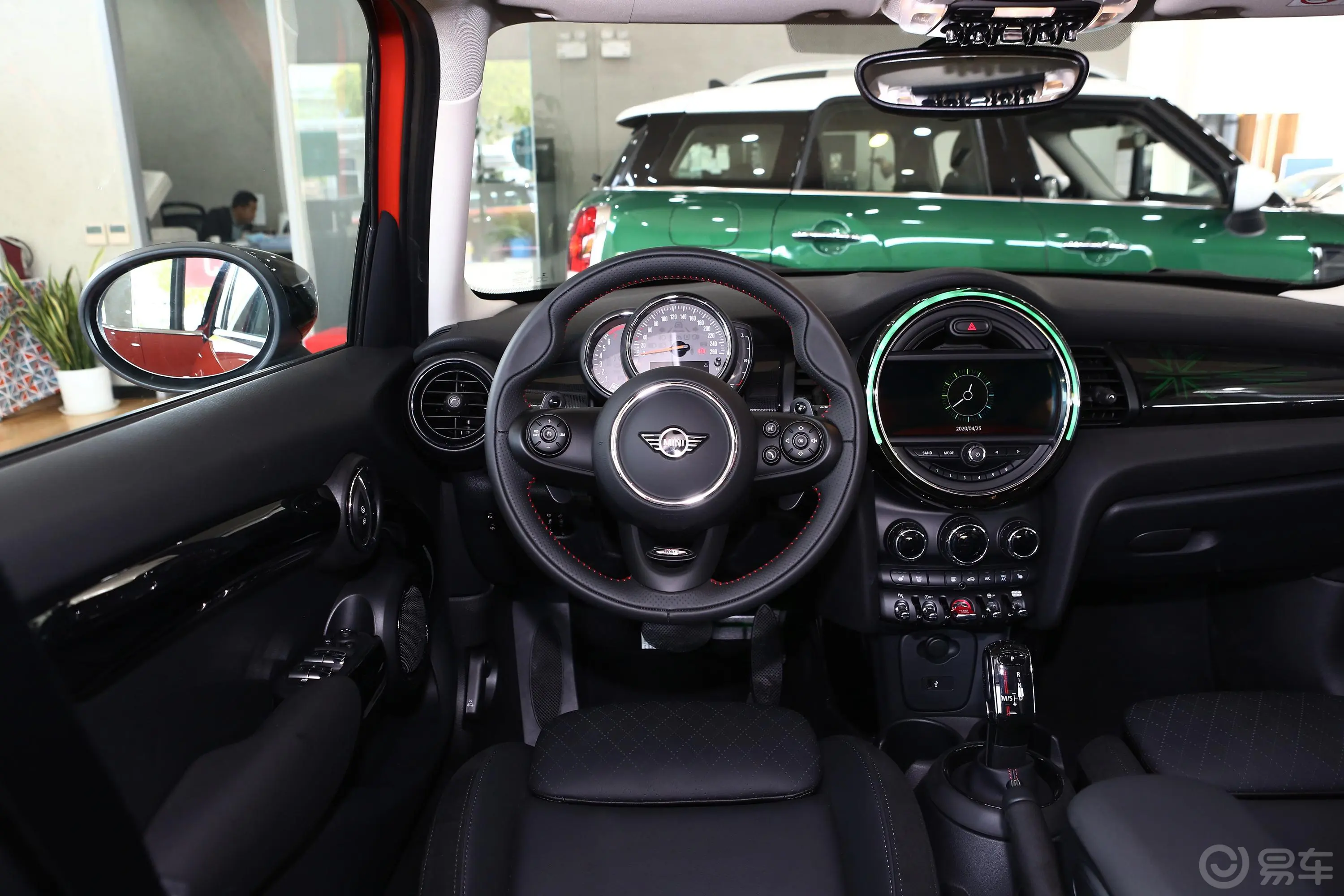 MINI2.0T COOPER S 经典派 五门版驾驶位区域