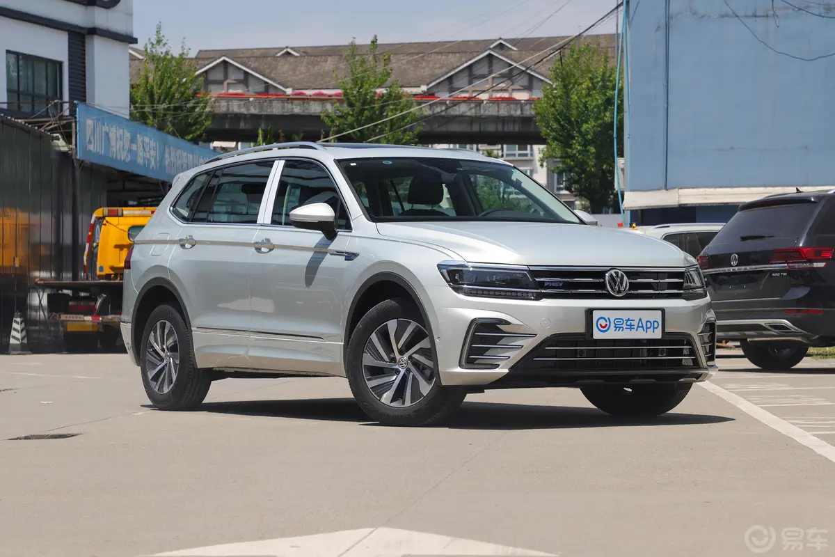 途观L 插电混动430PHEV 双离合 旗舰版侧前45度车头向右水平