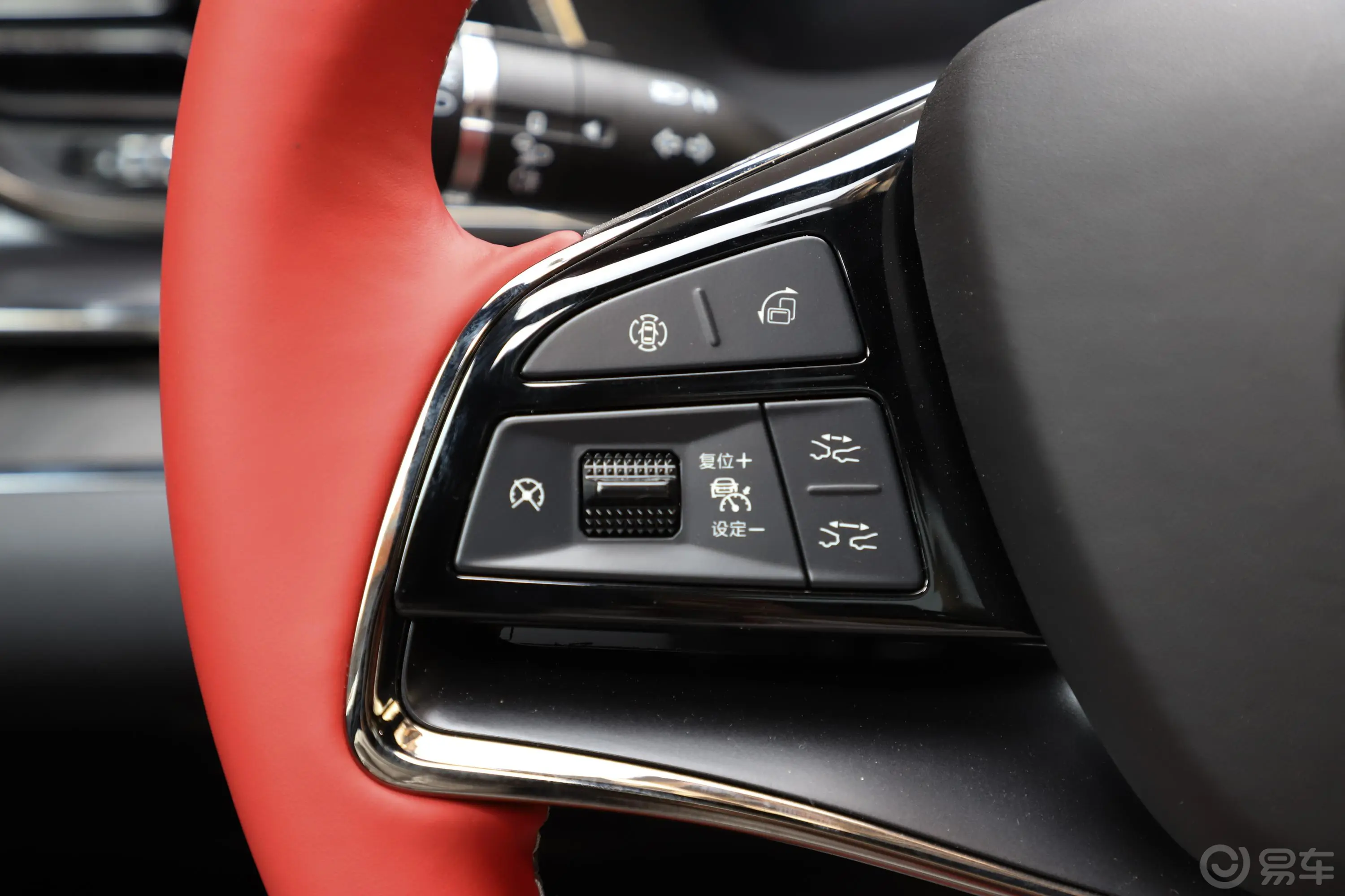 汉EV 四驱 高性能版 旗舰型左侧方向盘功能按键