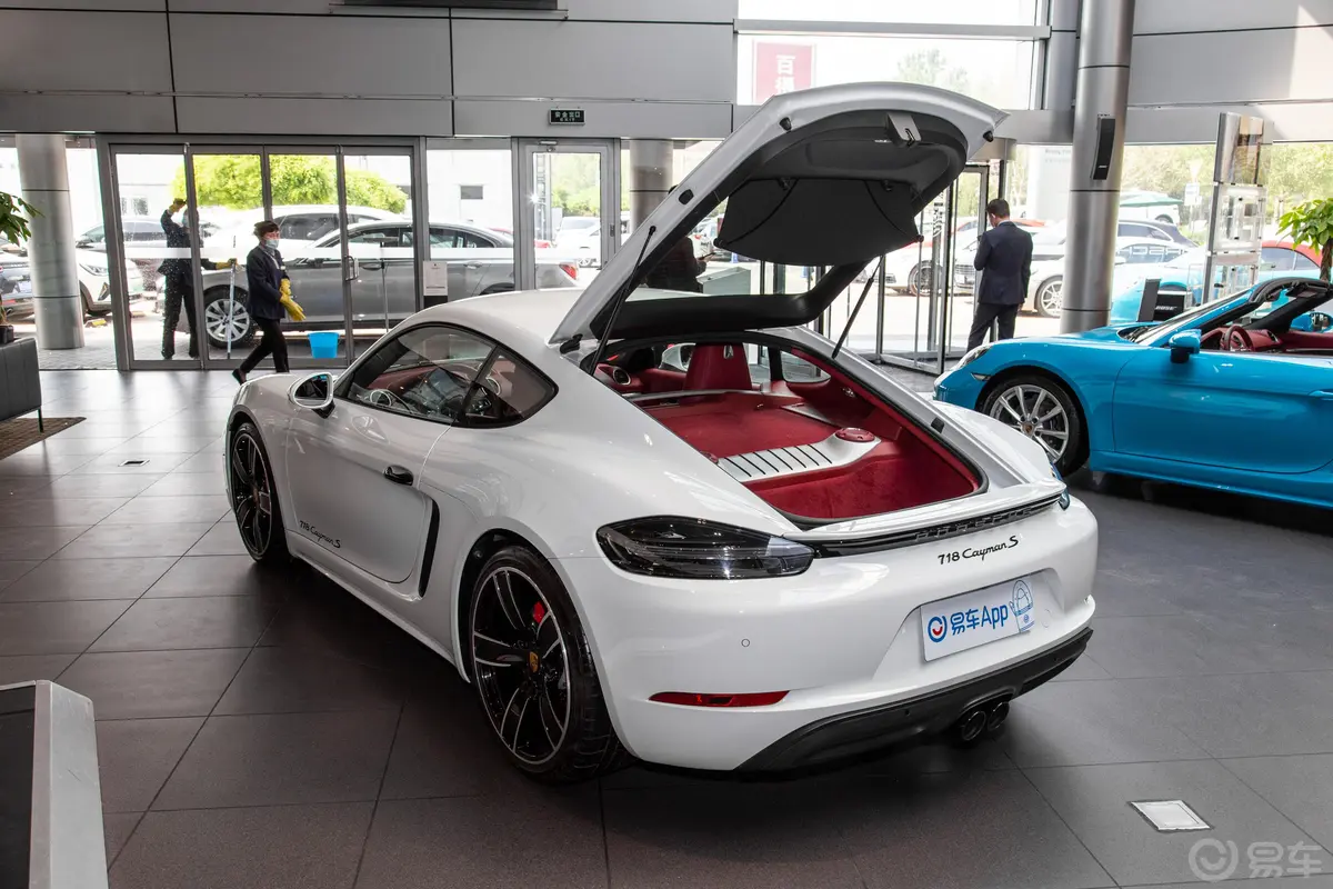 保时捷718Cayman S 2.5T空间