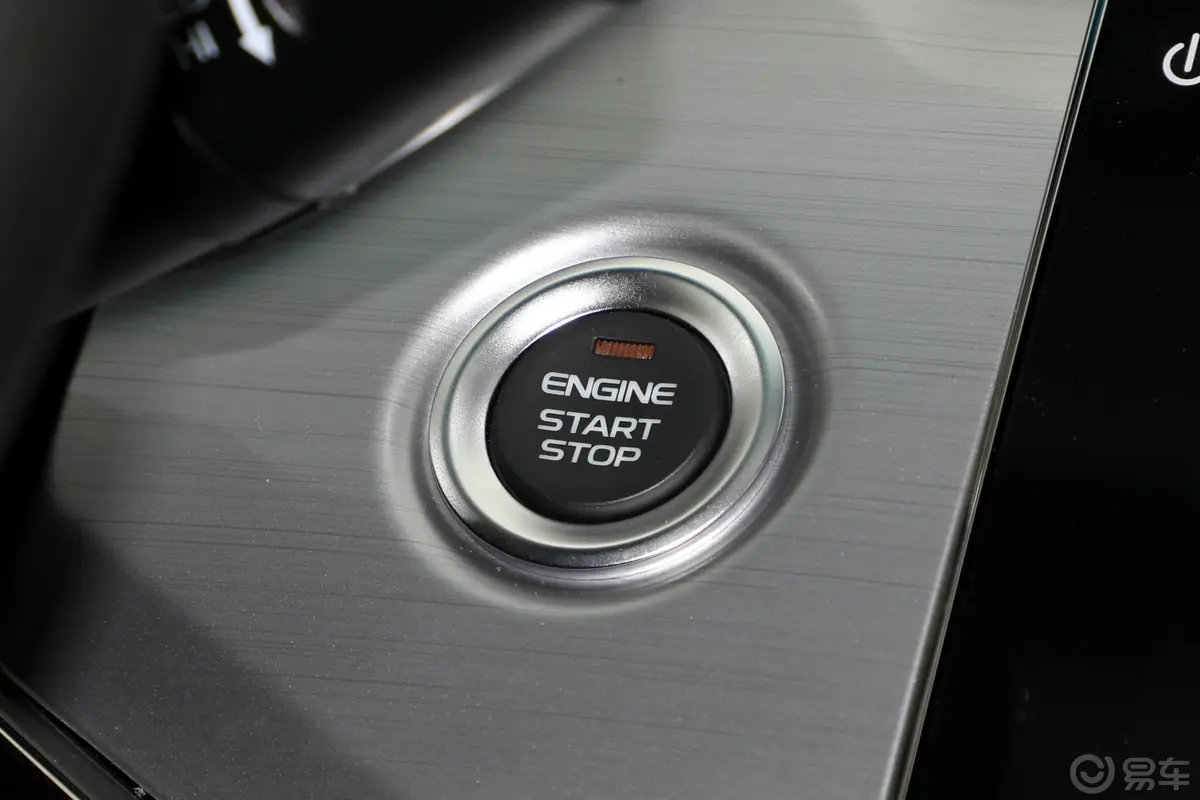 缤瑞200T 双离合 豪华版钥匙孔或一键启动按键
