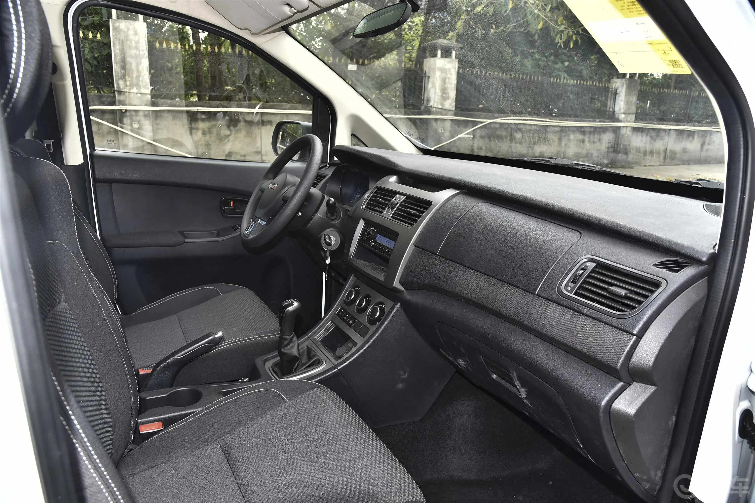 斯派卡1.5L 手动 舒适型内饰全景副驾驶员方向