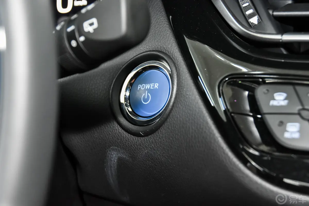 丰田C-HR EV尊贵版钥匙孔或一键启动按键