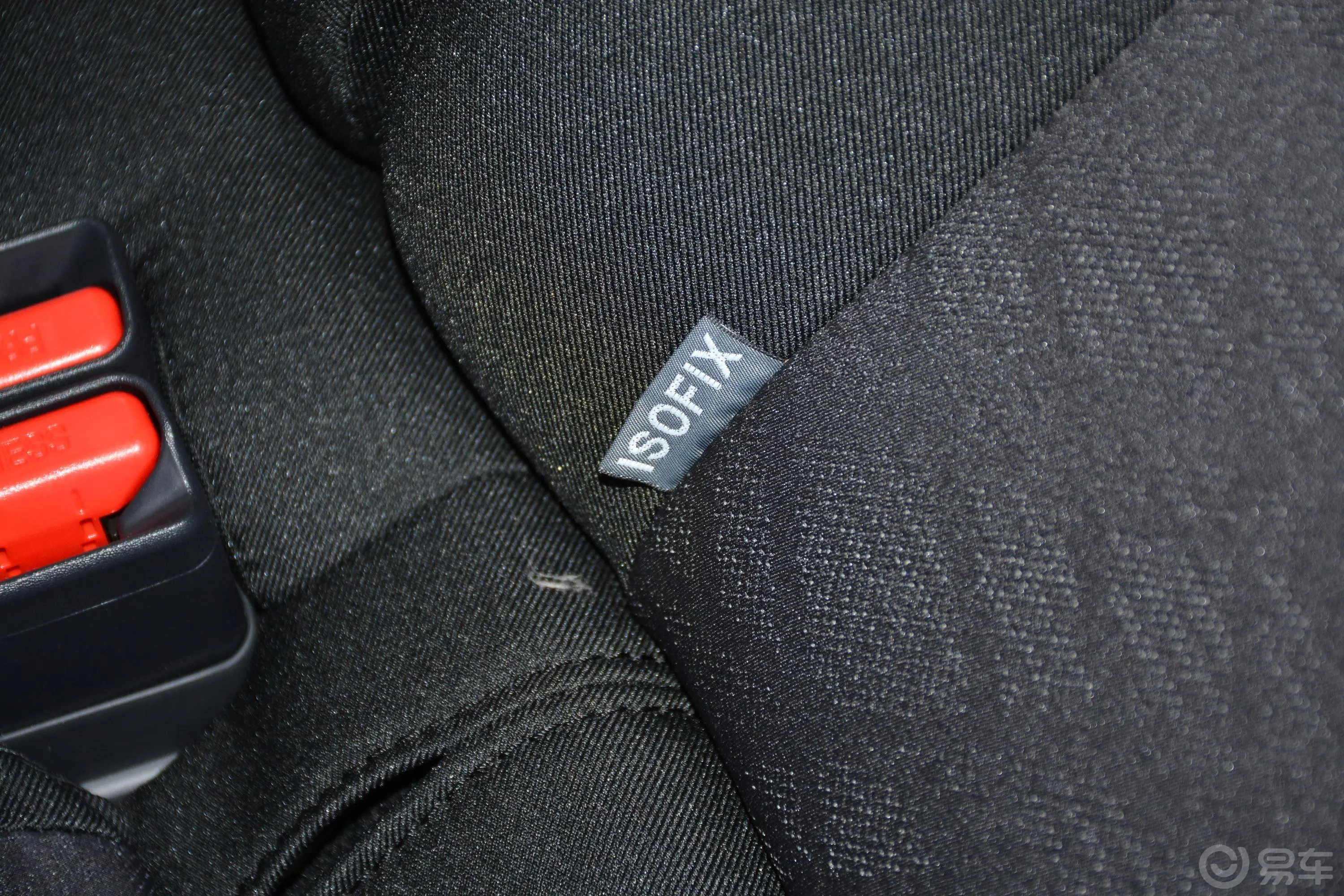 丰田C-HR EV豪华天窗版儿童座椅接口