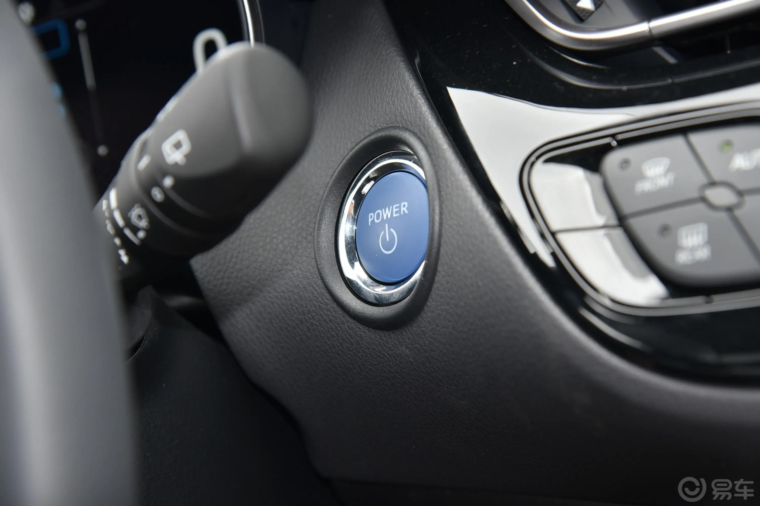 丰田C-HR EV尊贵版钥匙孔或一键启动按键