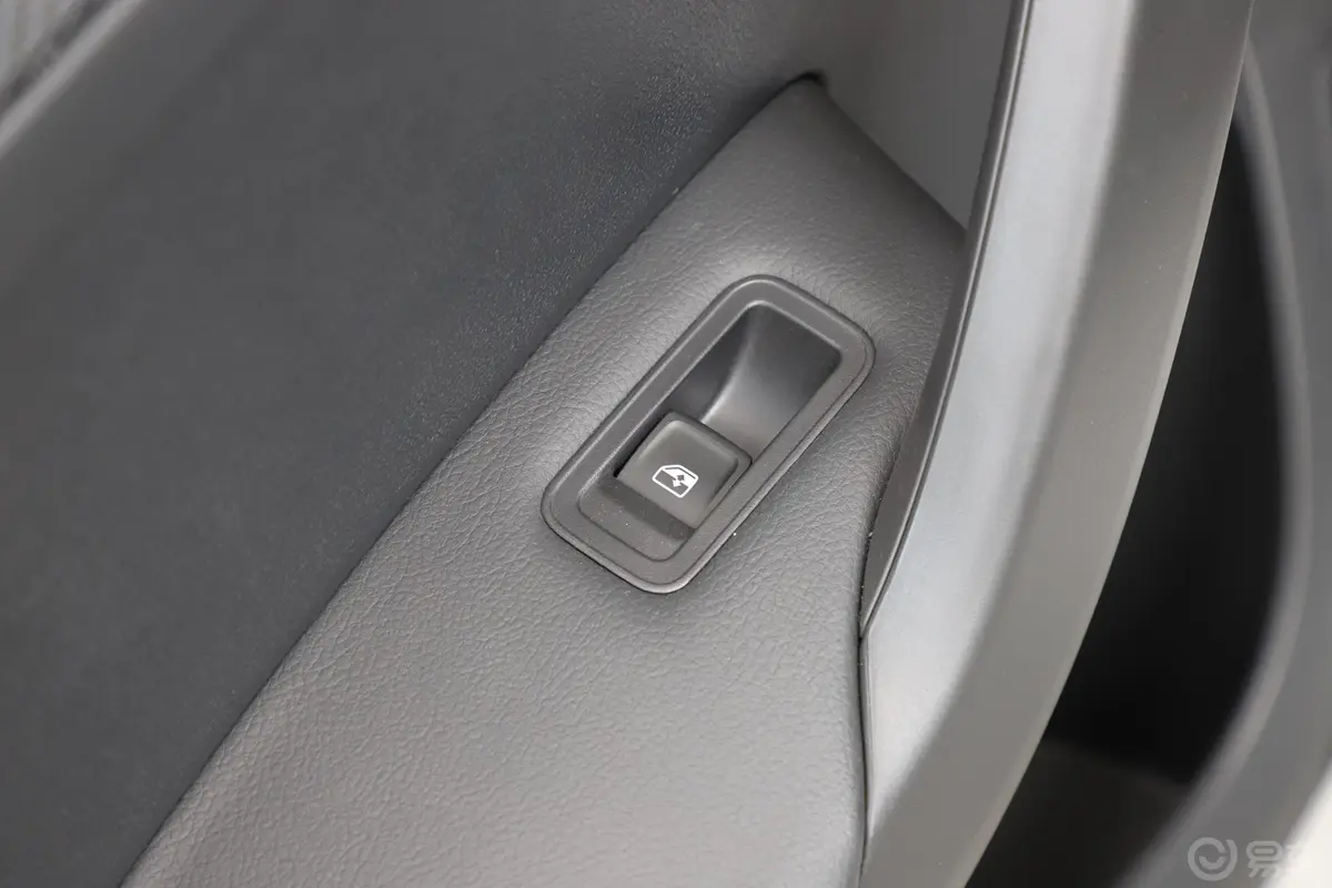 桑塔纳浩纳 1.5L 自动 舒适版 国V后车窗调节