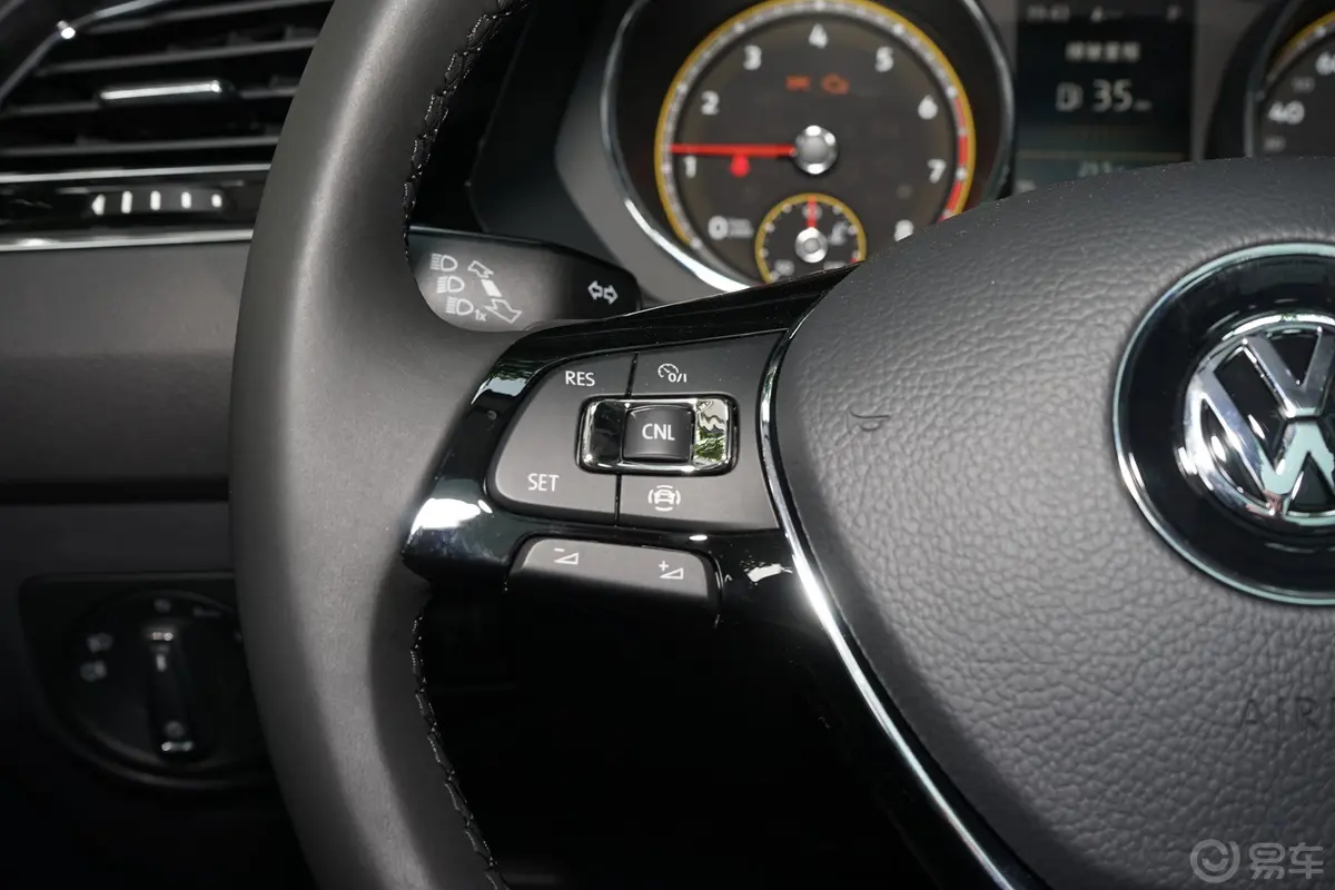 途观L改款 280TSI 双离合 两驱 全景舒适版 国VI左侧方向盘功能按键
