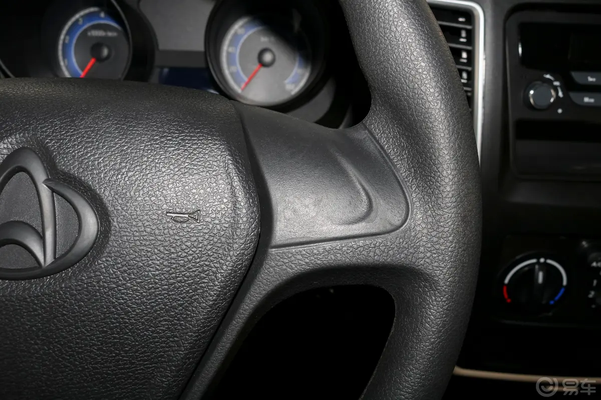 新豹T3载货汽车N1 1.2L 单排单后轮 舒适版（4.75米） SC1031TMD62 汽油 国VI右侧方向盘功能按键