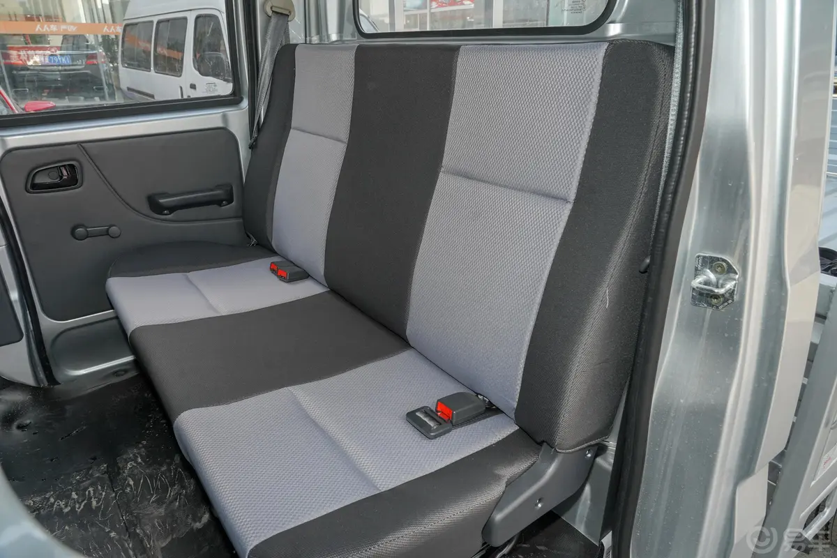 神骐T10载货车 1.5L 双排舒适版（745KG）后排座椅