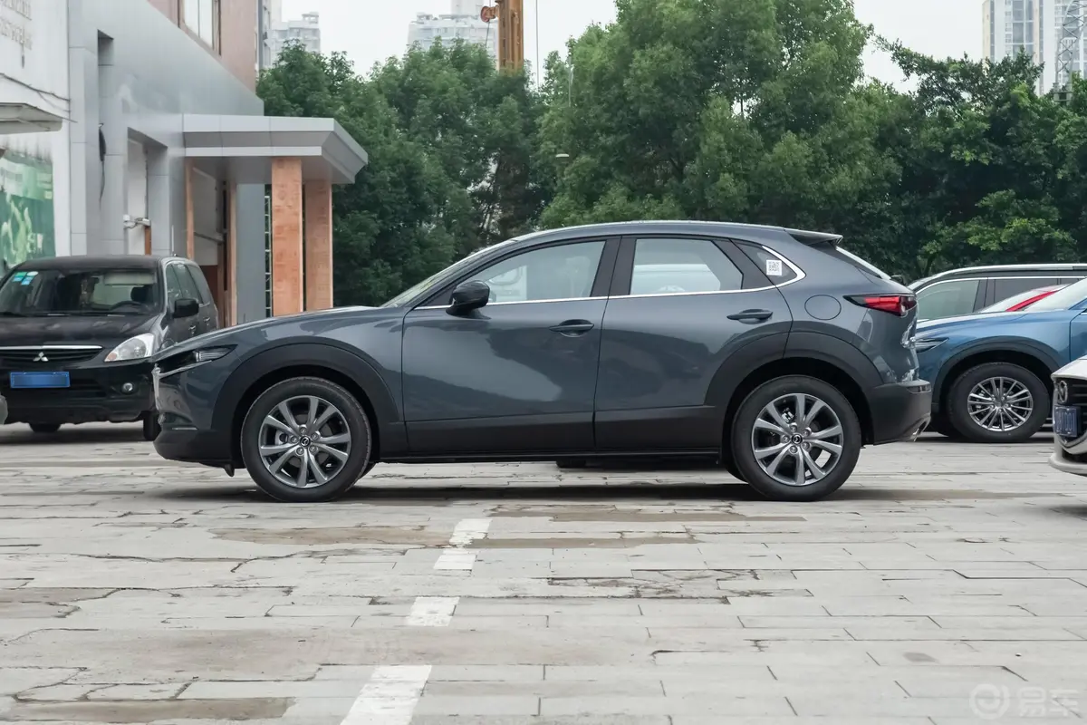 马自达CX-302.0L 手自一体 雅悦型正侧车头向左水平