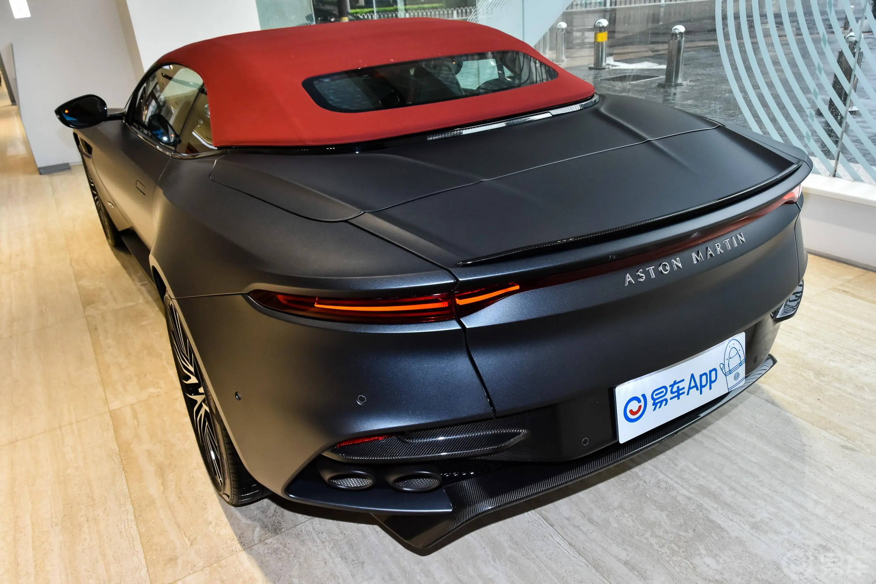 阿斯顿·马丁DBSSuperleggera Volante外观