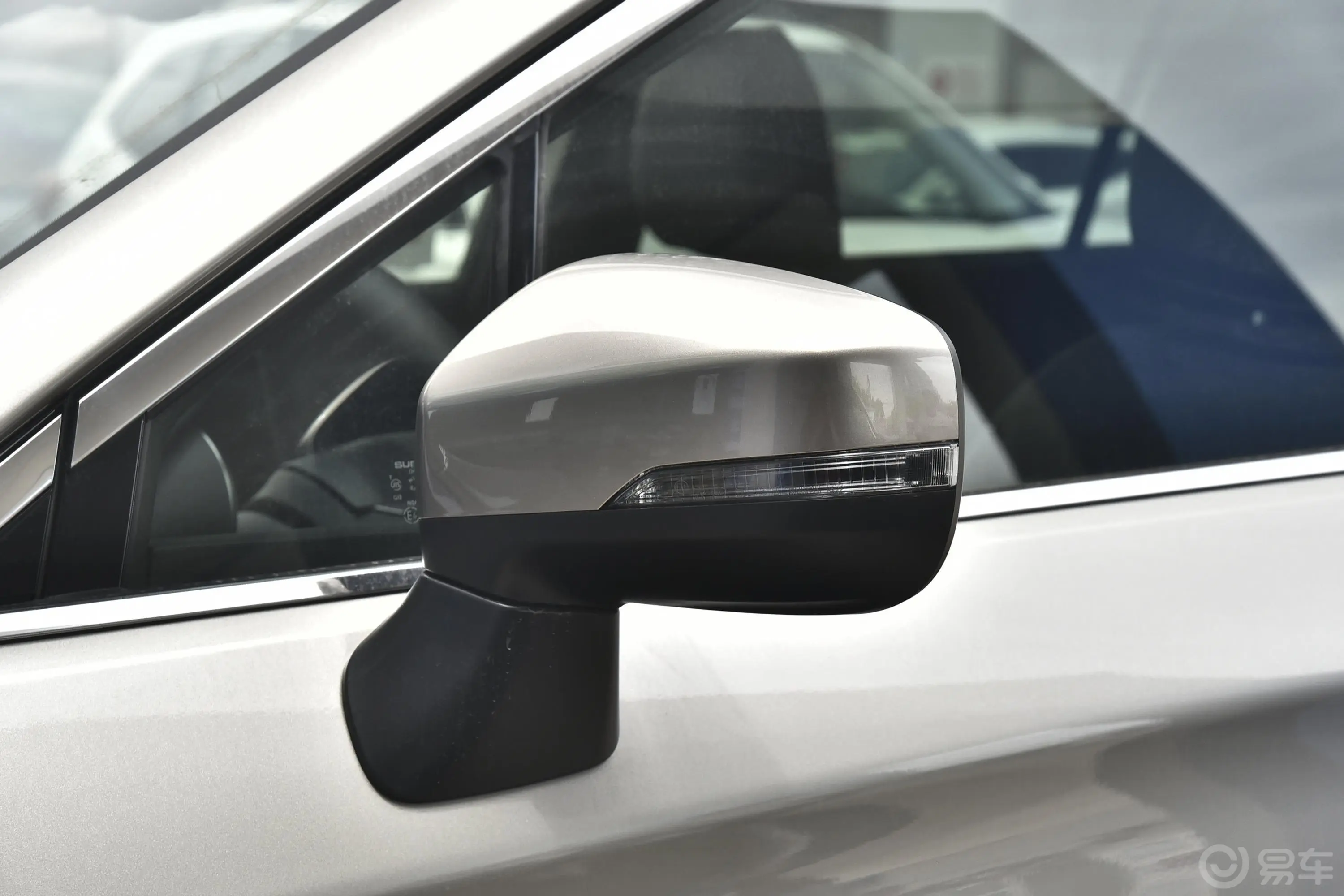 傲虎改款 2.5i 运动导航版 EyeSigh主驾驶后视镜背面