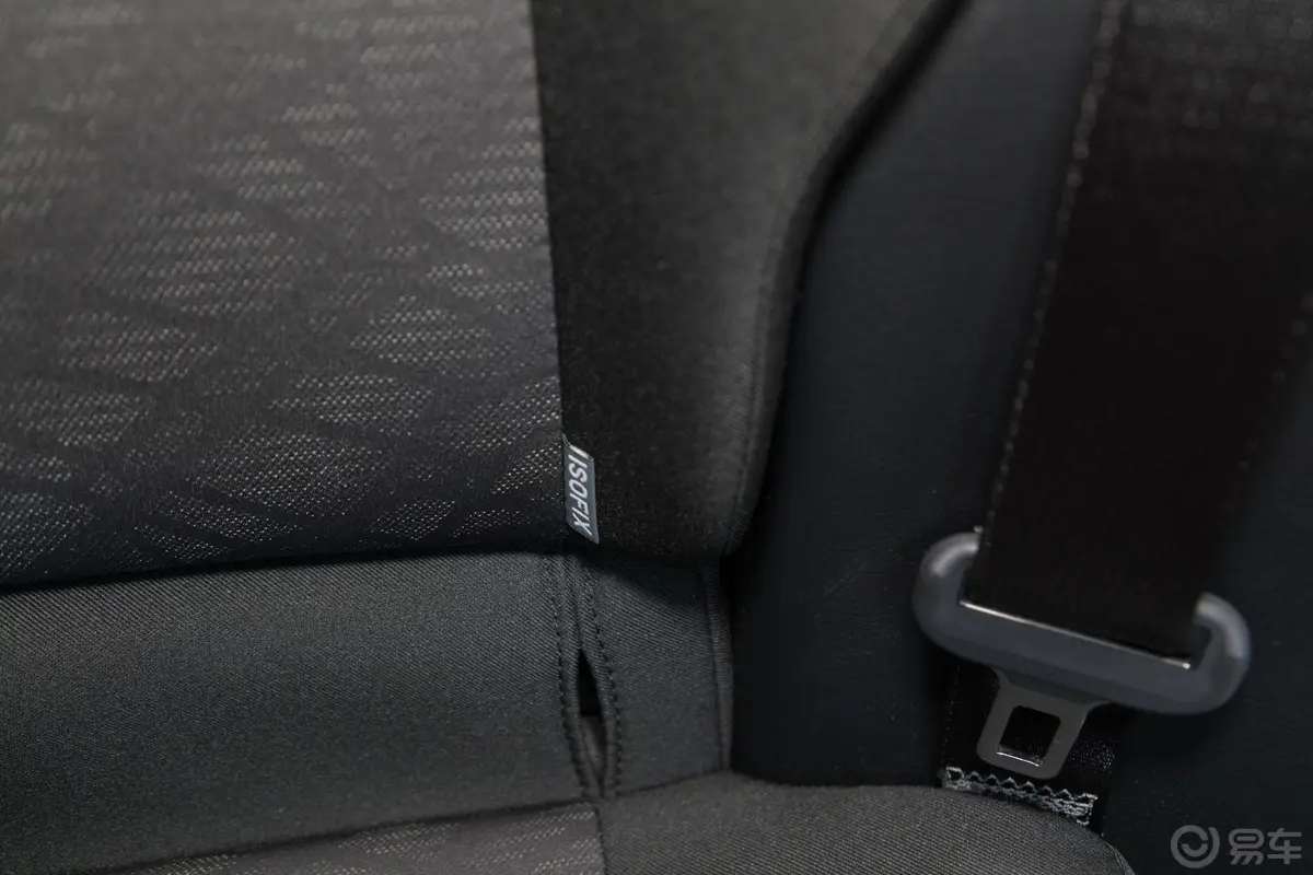 丰田C-HR EV豪华版儿童座椅接口