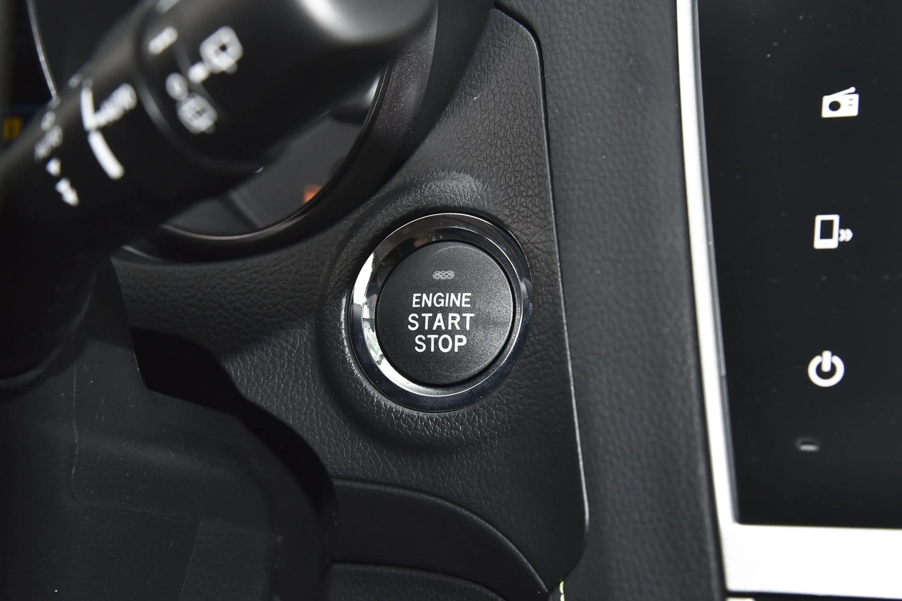傲虎改款 2.5i 特装版 EyeSight钥匙孔或一键启动按键