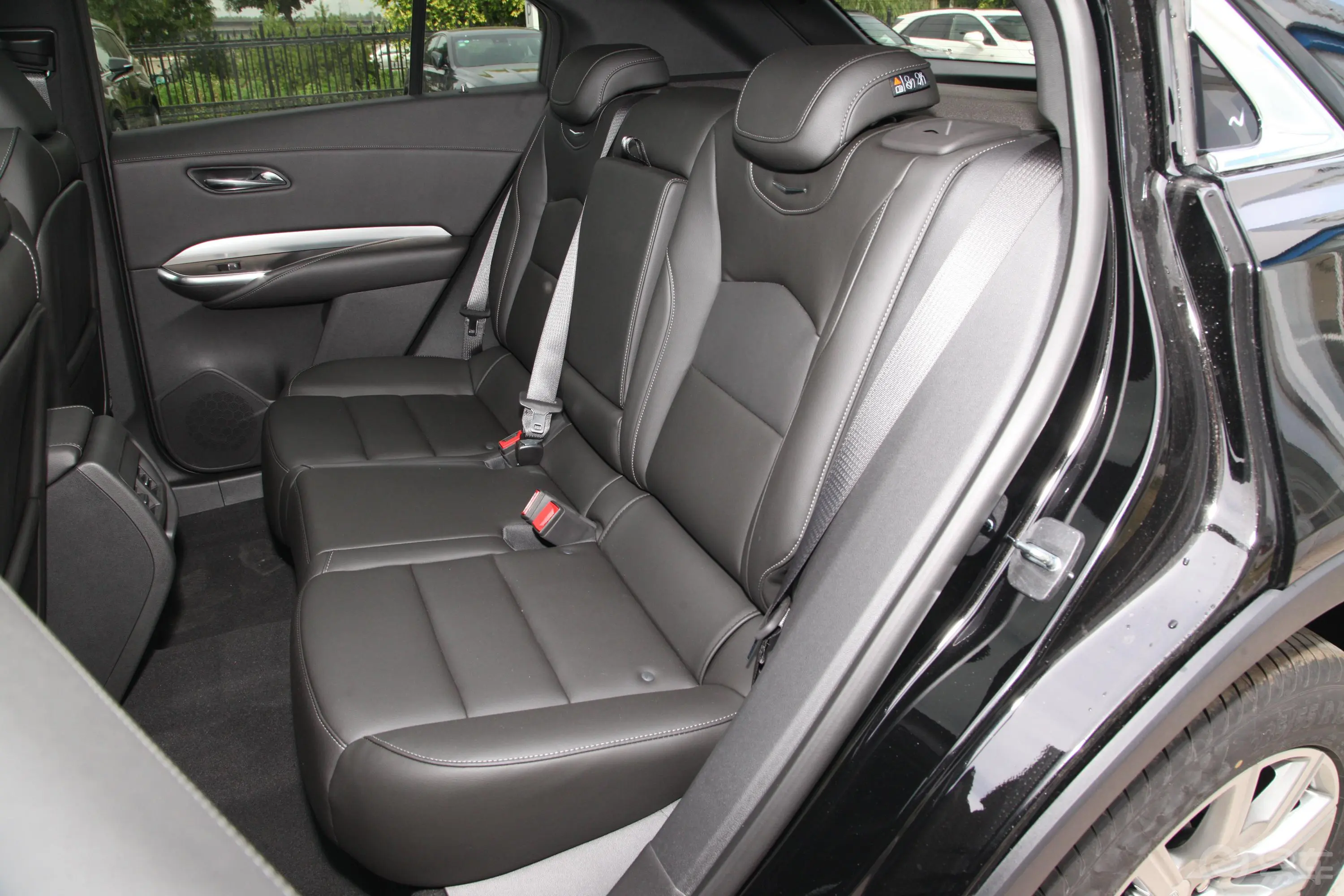 凯迪拉克XT4改款 28T 两驱 豪华型后排座椅