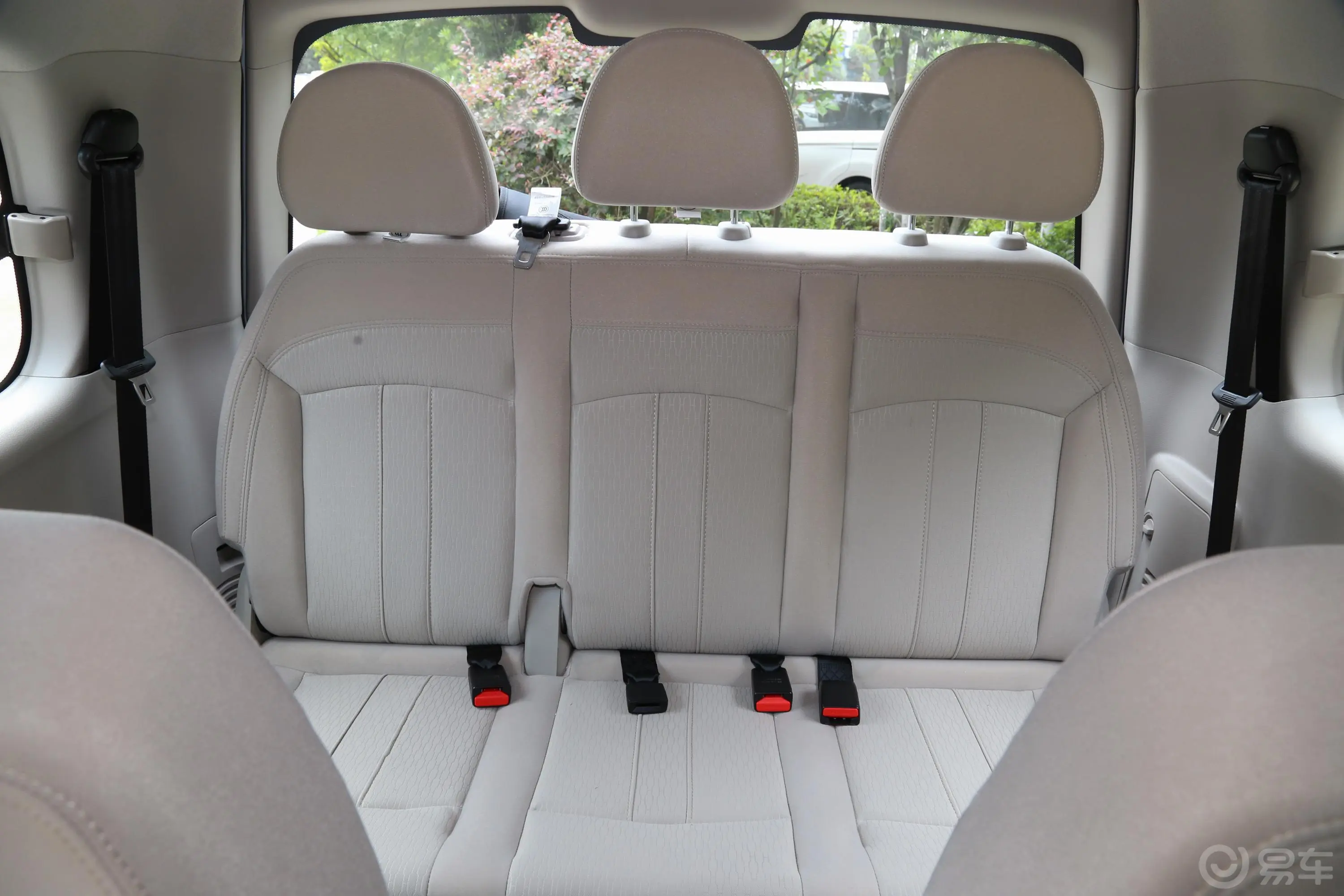 菱智M5L 1.6L 手动 舒适型 9座第三排座椅