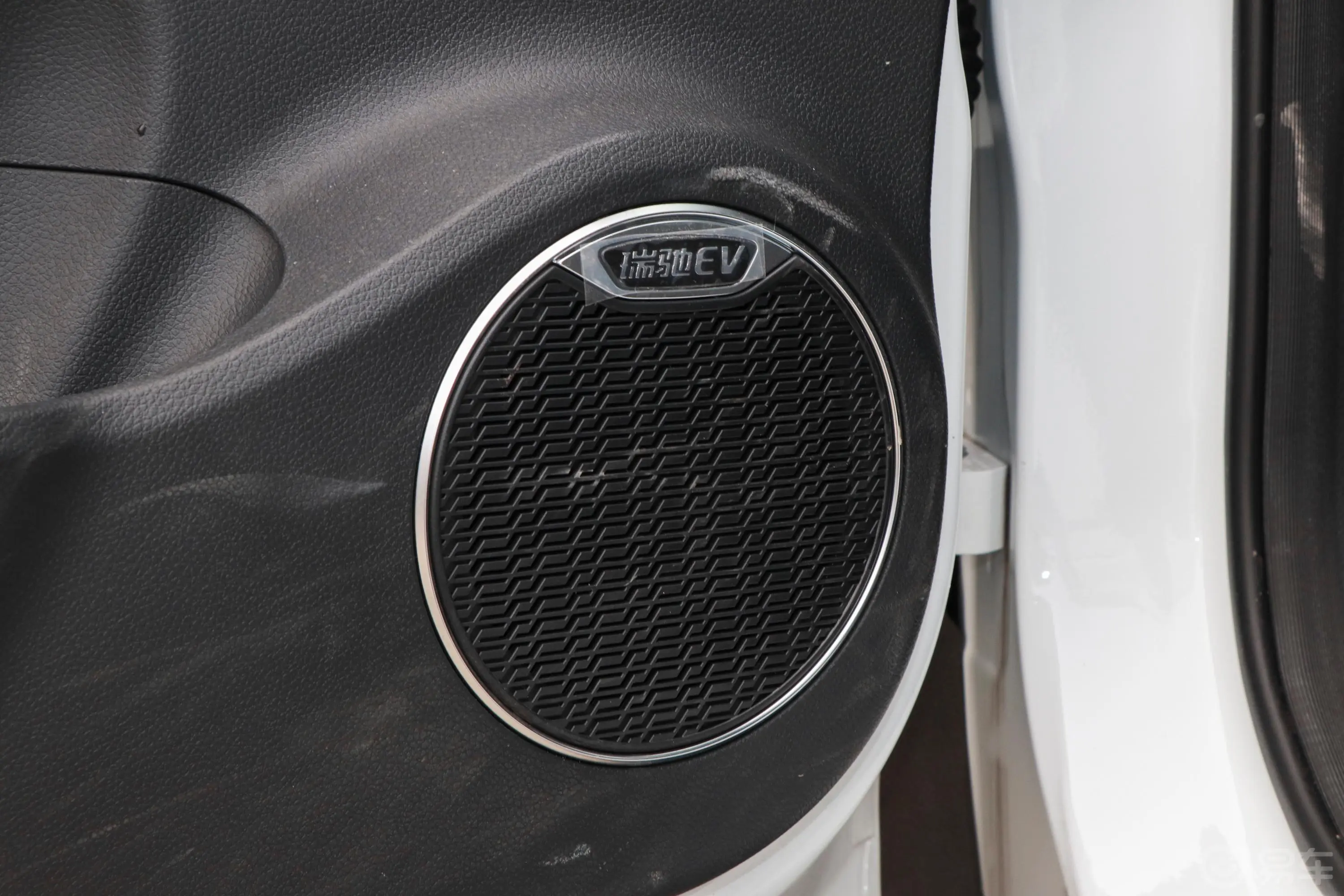 瑞驰新能源S513智豪型音响和品牌
