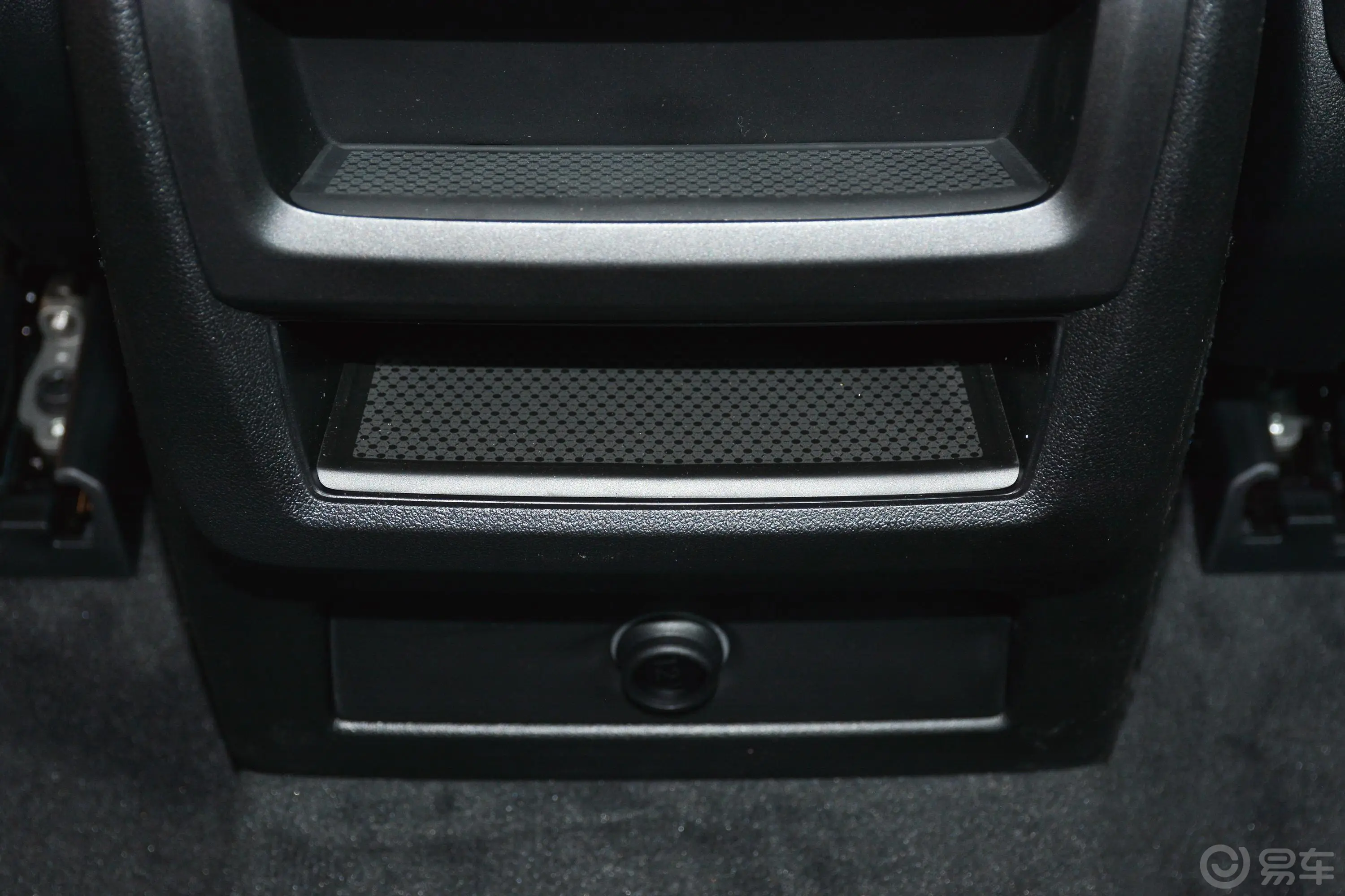 宝马X5(进口)xDrive30i X设计套装空间