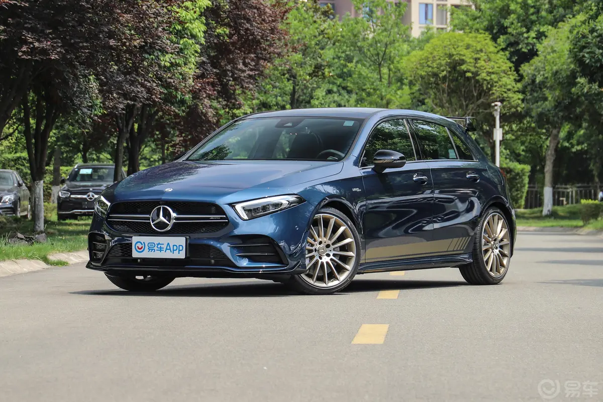 奔驰A级 AMG(进口)AMG A 35 4MATIC 先型特别版外观