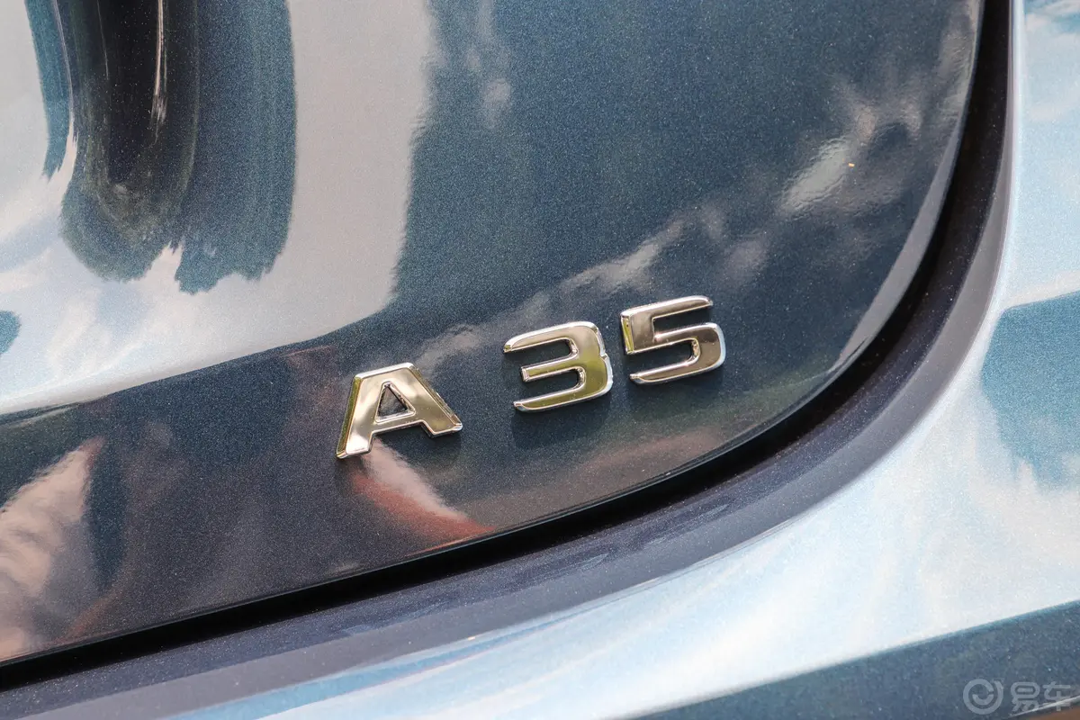 奔驰A级 AMG(进口)AMG A 35 4MATIC 先型特别版外观
