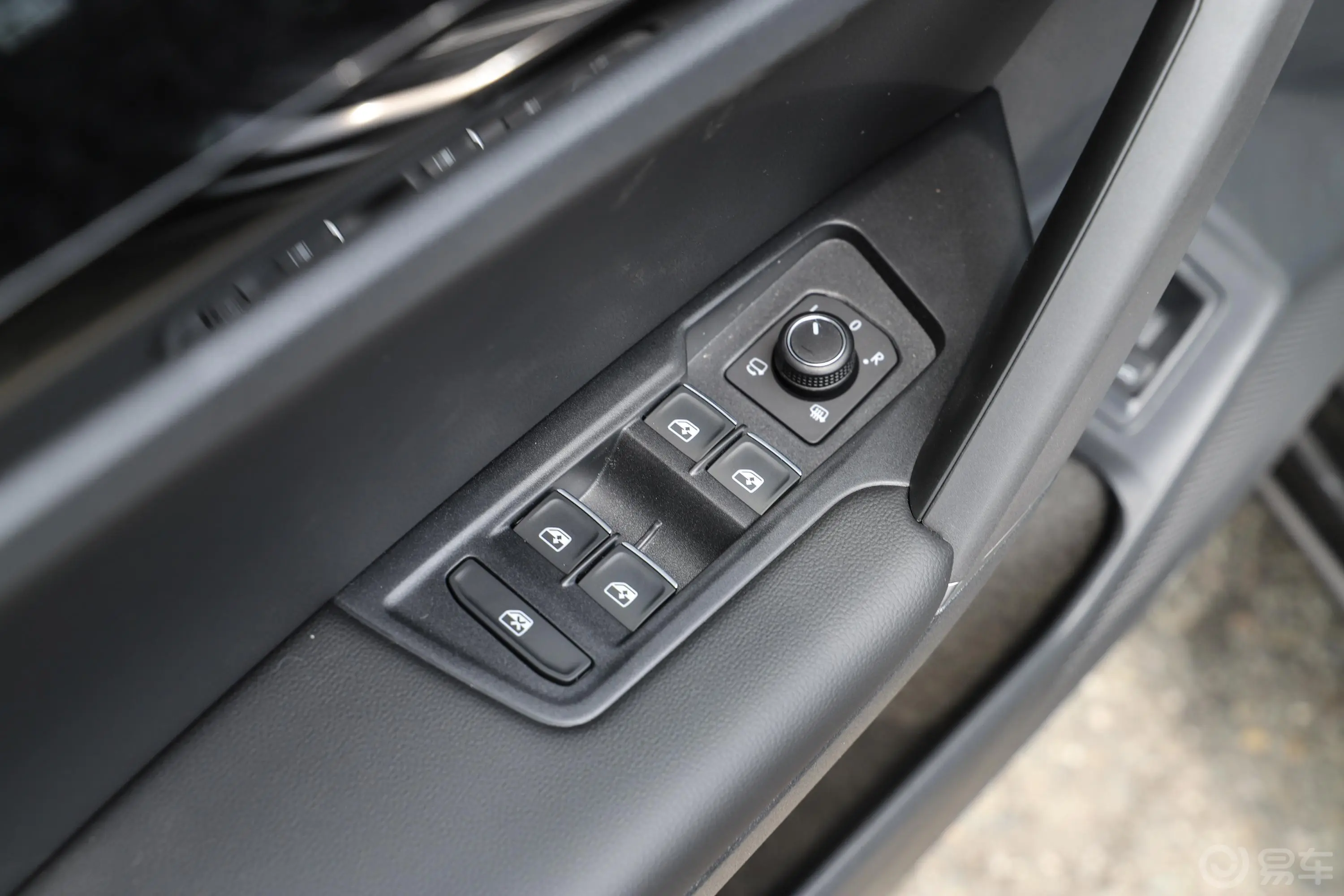 探岳GTE 插电混动改款 1.4T 双离合 豪华型车窗调节整体