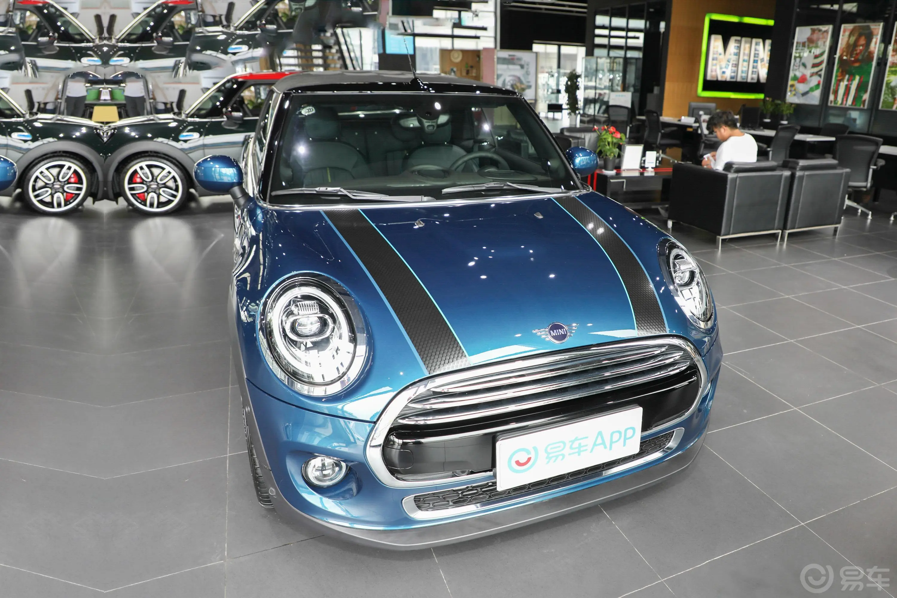 MINI CABRIO1.5T COOPER CABRIO Sidewalk外观