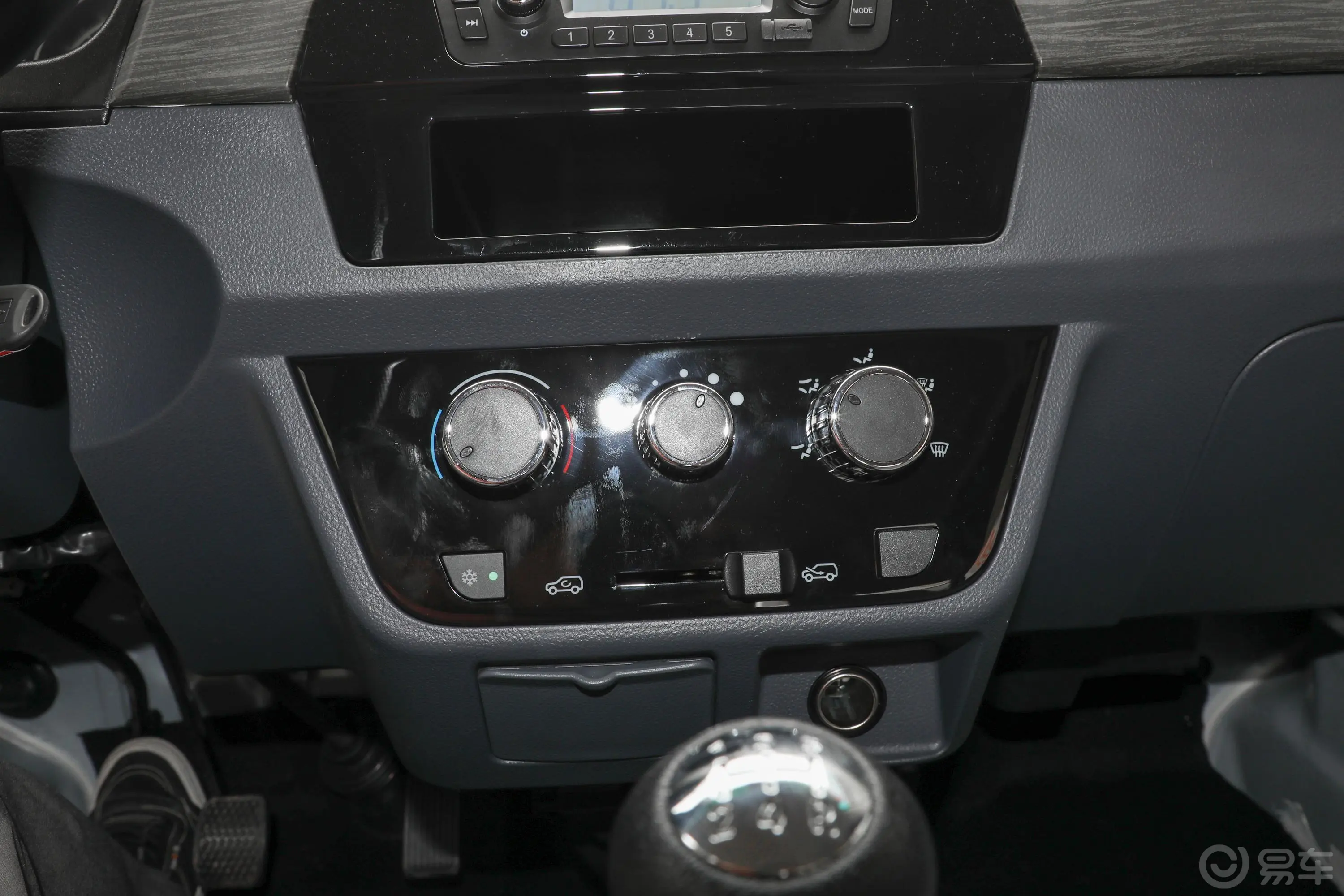 金杯小海狮X301.5L 客车超享型 7座 国VI空调