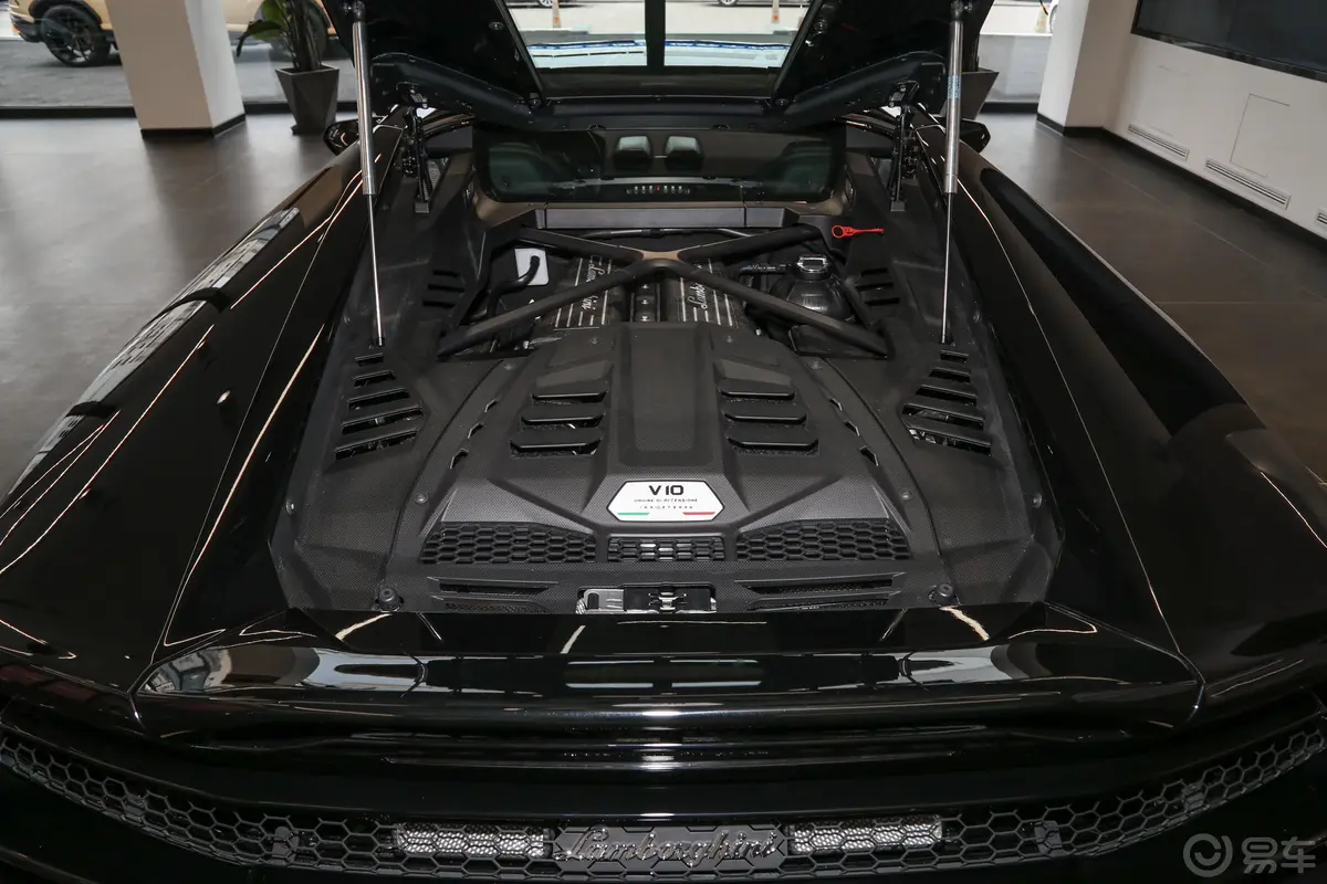 Huracán5.2L EVO发动机舱整体