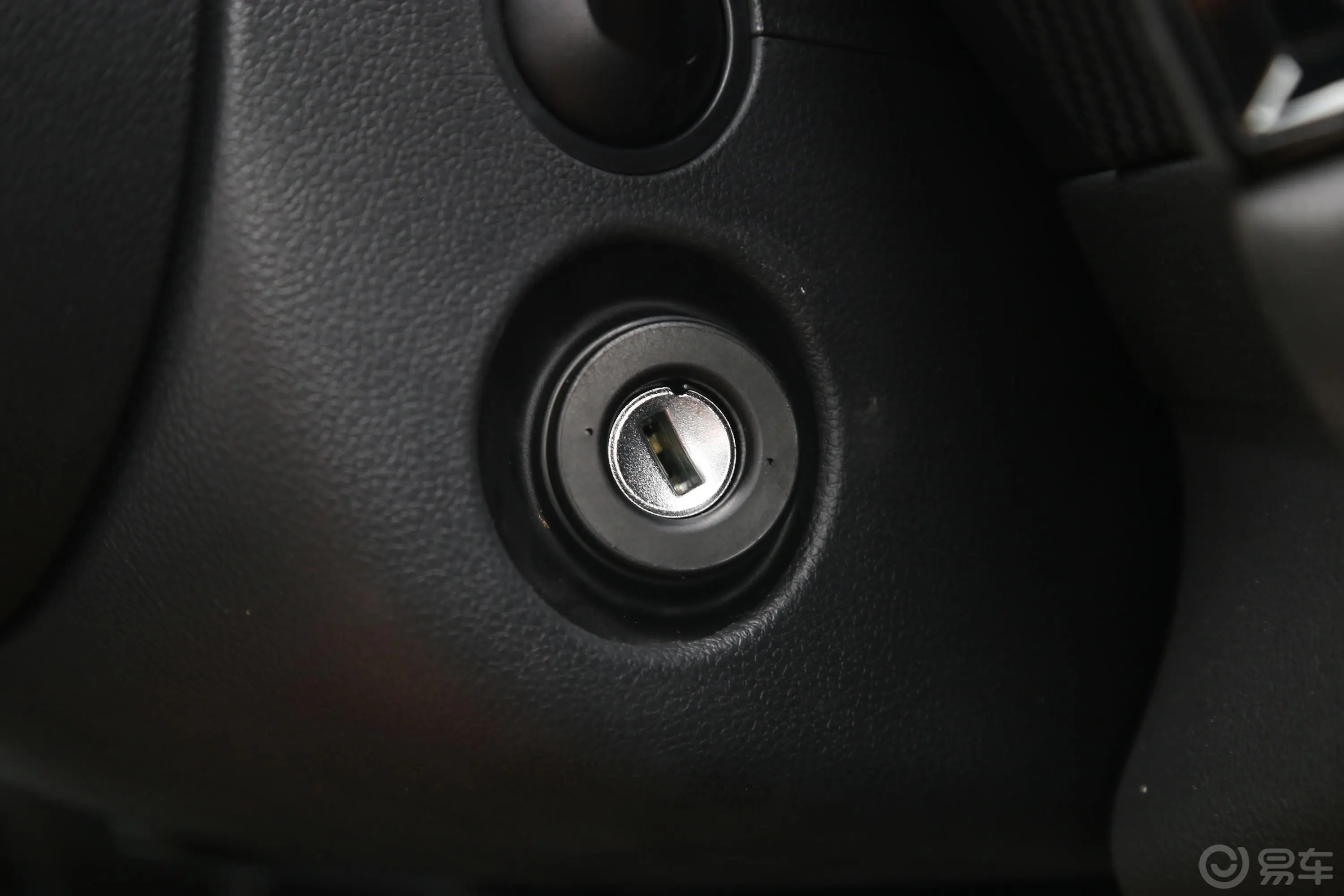 柯迪亚克TSI330 两驱 标准版 5座钥匙孔或一键启动按键